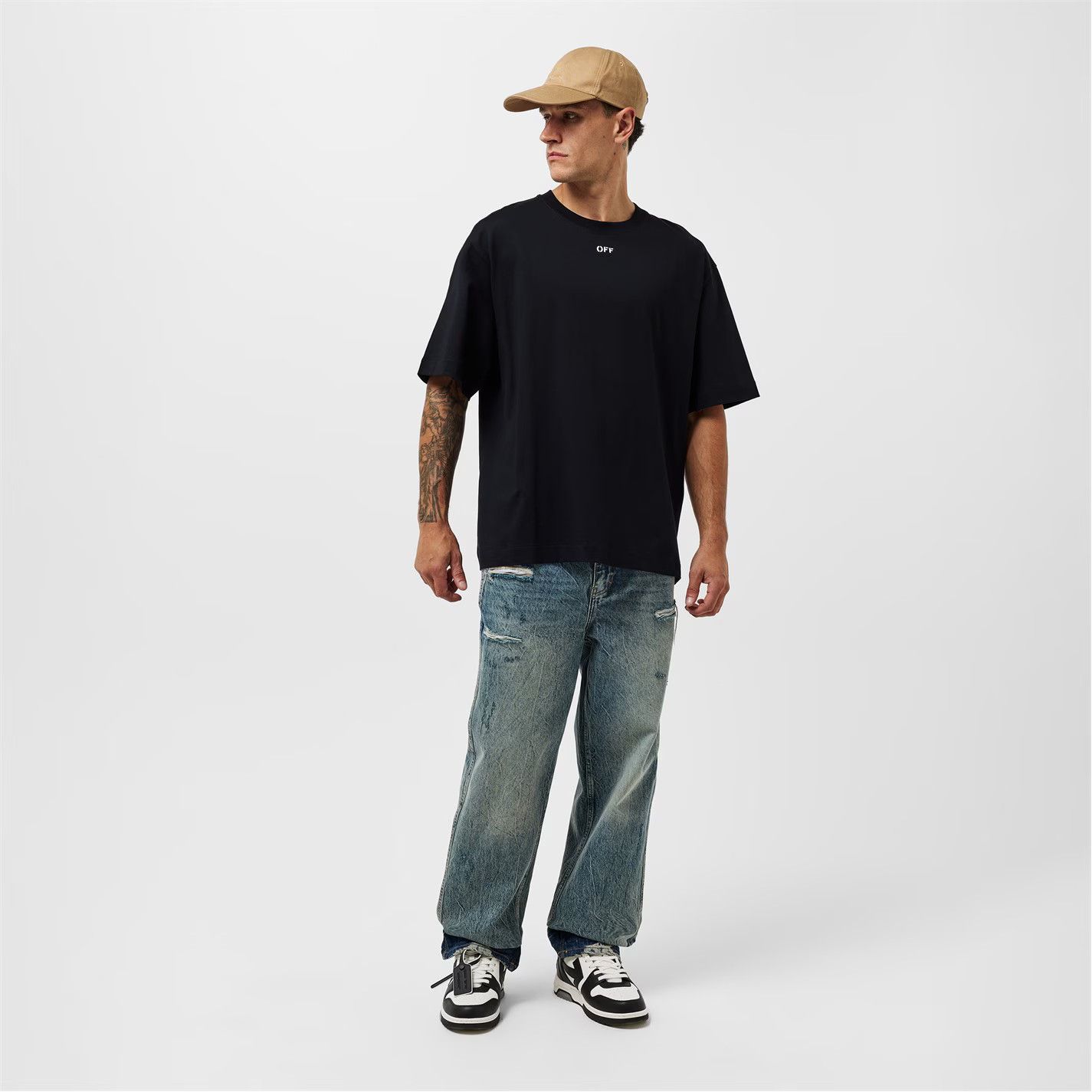 Off-White o1g2r1mq0226 Arrow Skate T-Shirt In Black Size US L / EU 52-54 / 3 - 6 Thumbnail