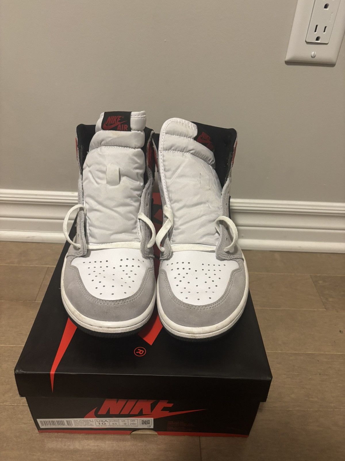 Jordan Brand Jordan 1 smoke grey Size US 10 / EU 43 - 4 Thumbnail