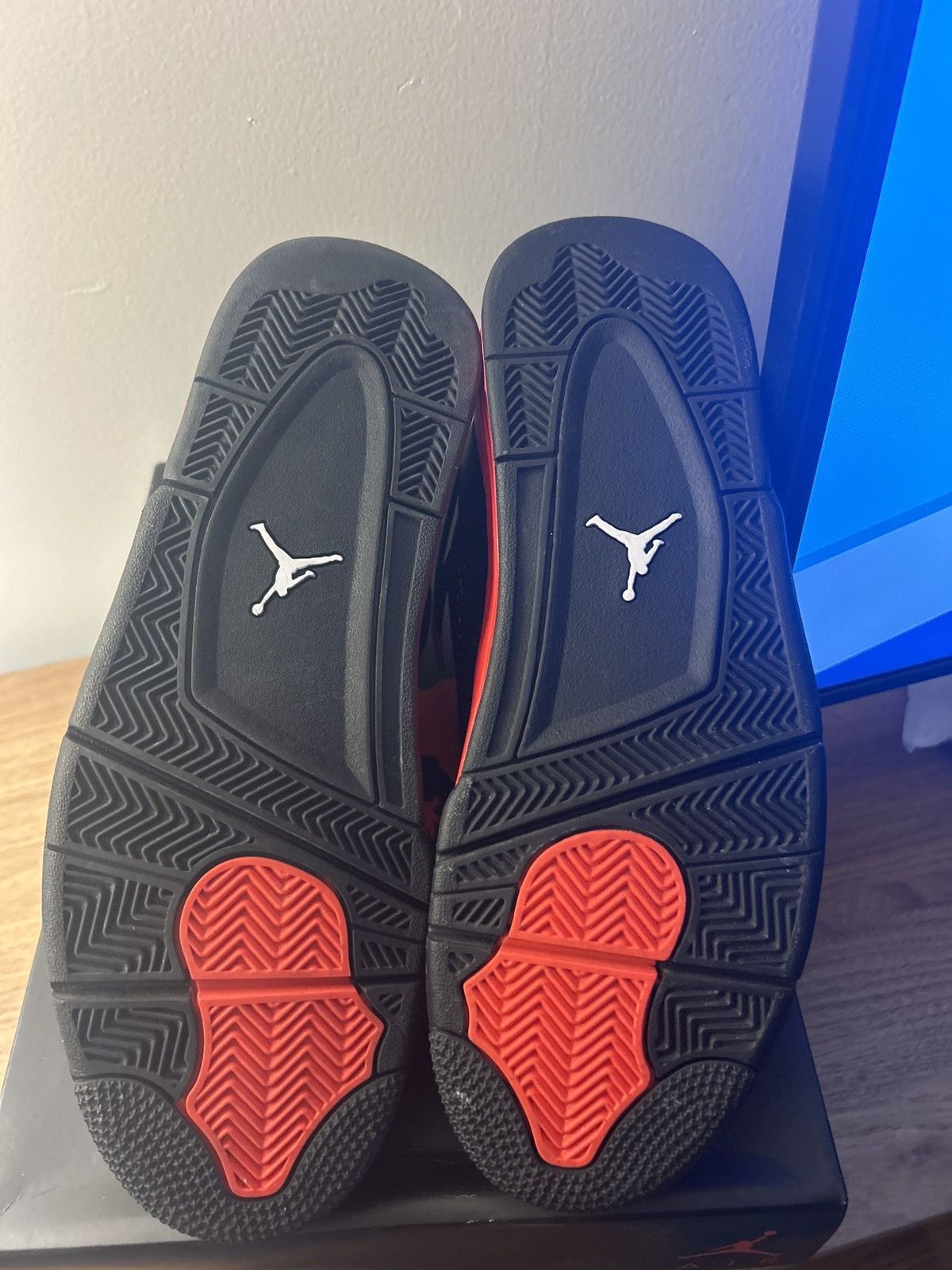 Jordan Brand Jordan 4 Red Thunder Size US 10.5 / EU 43-44 - 6 Thumbnail