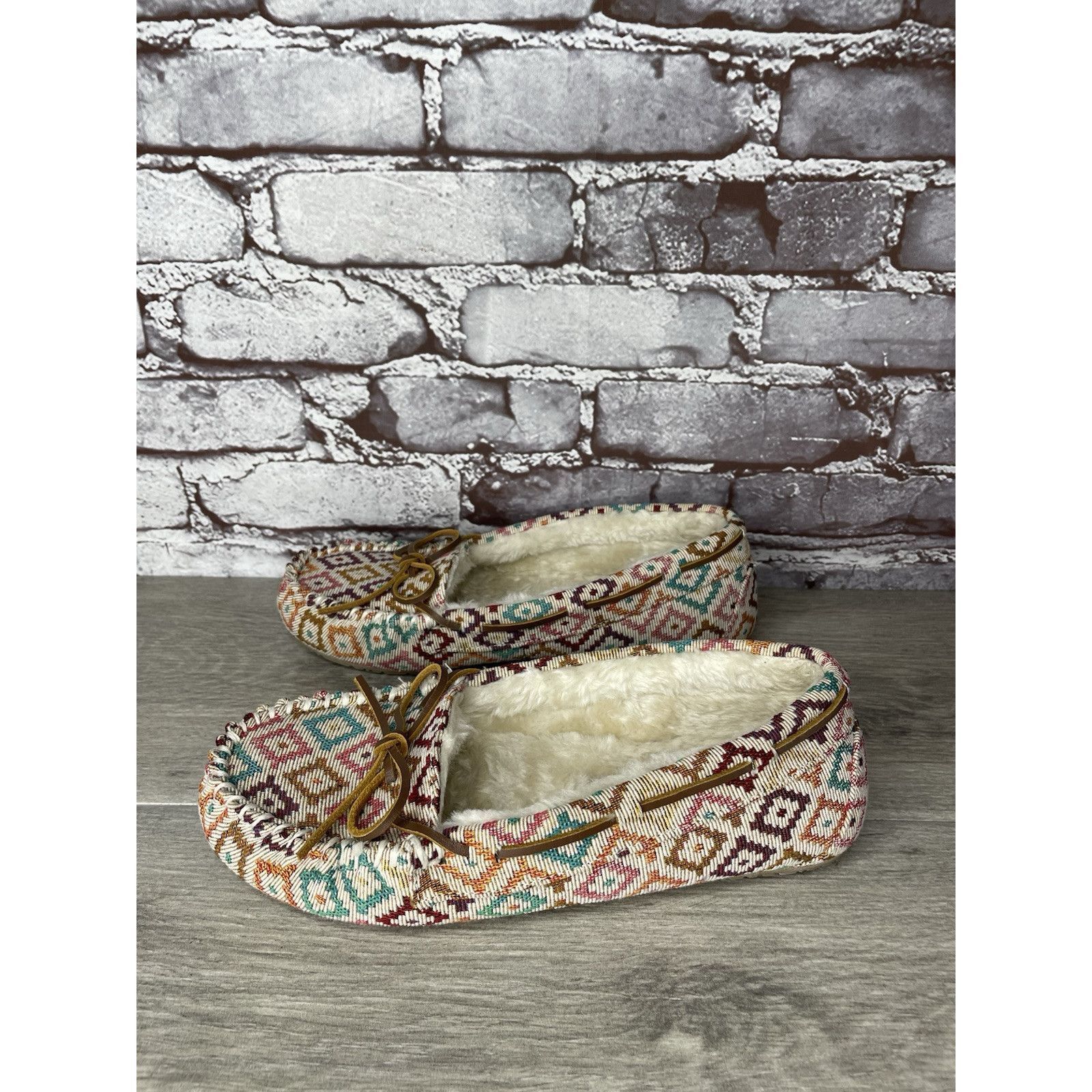 Minnetonka Minnetonka Sally Moccasins Cream Aztec Southwest Faux Fur Li Size US 10 / IT 40 - 18 Thumbnail