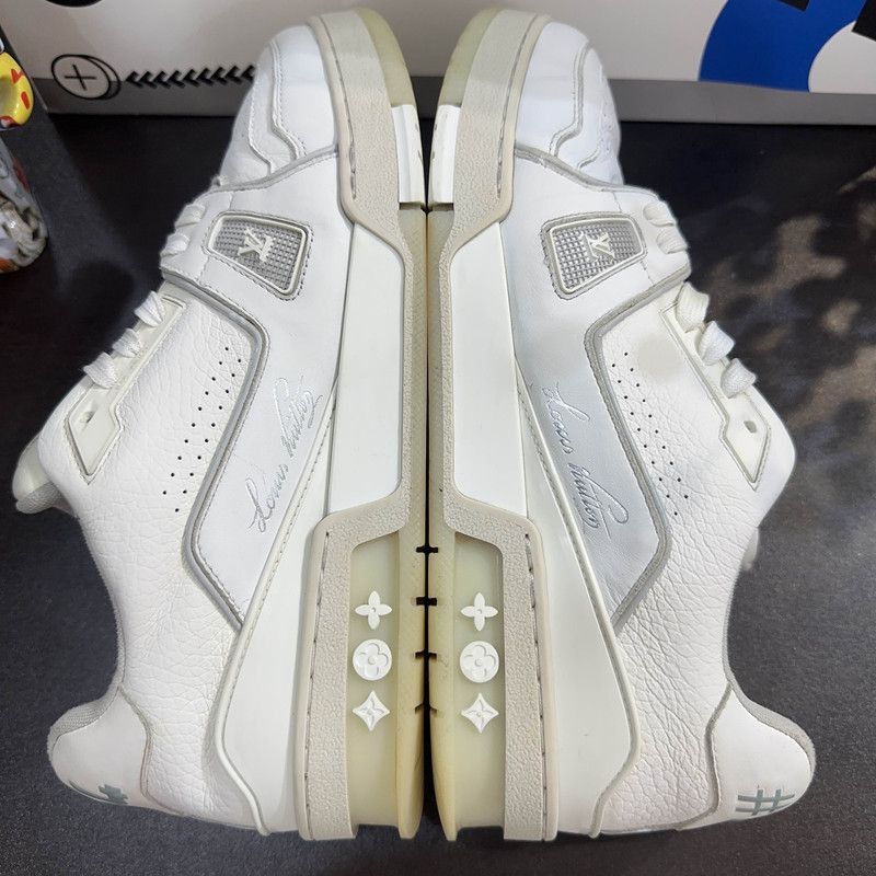Louis Vuitton Louis Vuitton White Low-top Fashion Sneakers - Size US 9.5 / EU 42-43 - 6 Thumbnail