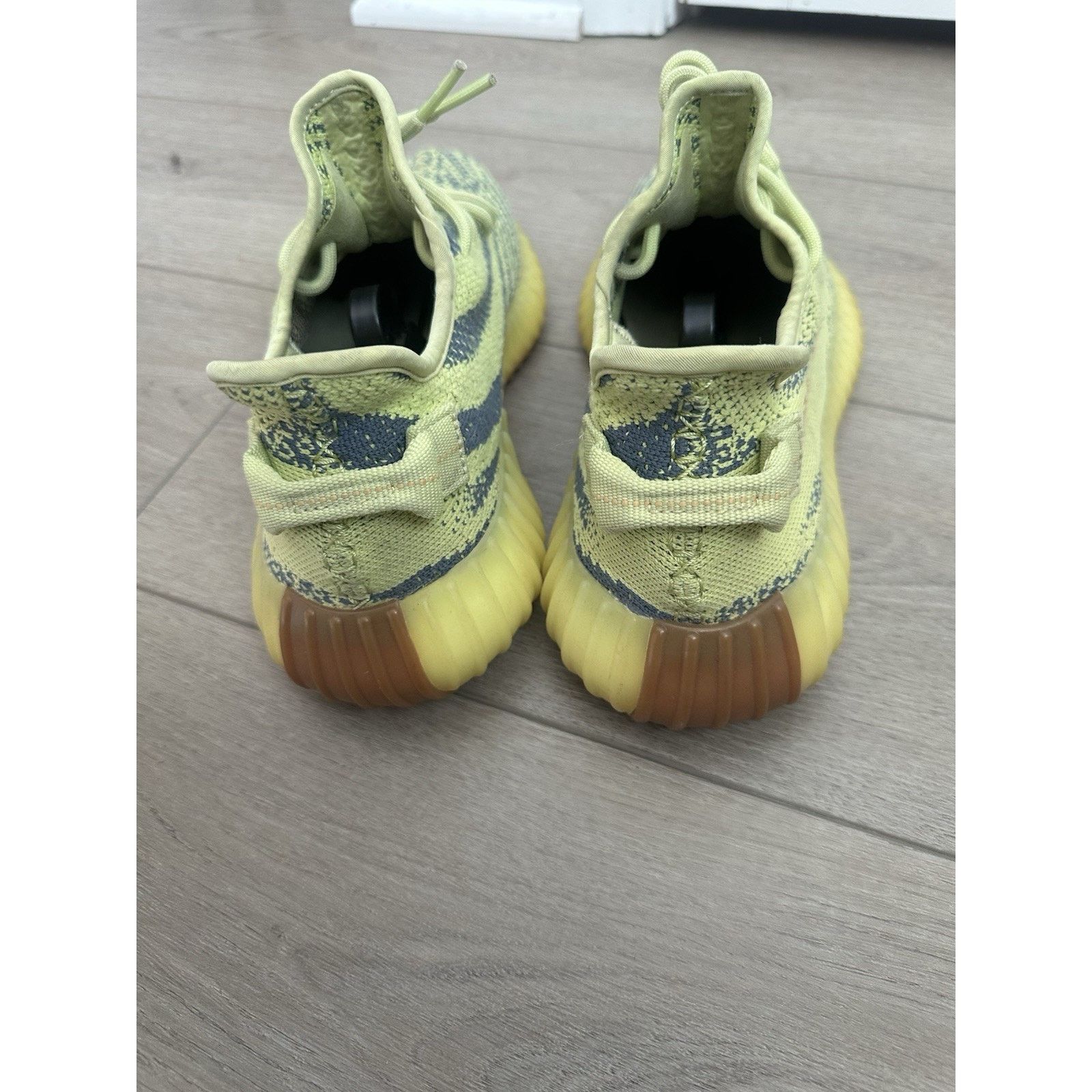 Adidas Adidas Yeezy 350 v2 frozen yellow sz 9 men’s sneakers Size US 9 / EU 42 - 4 Thumbnail