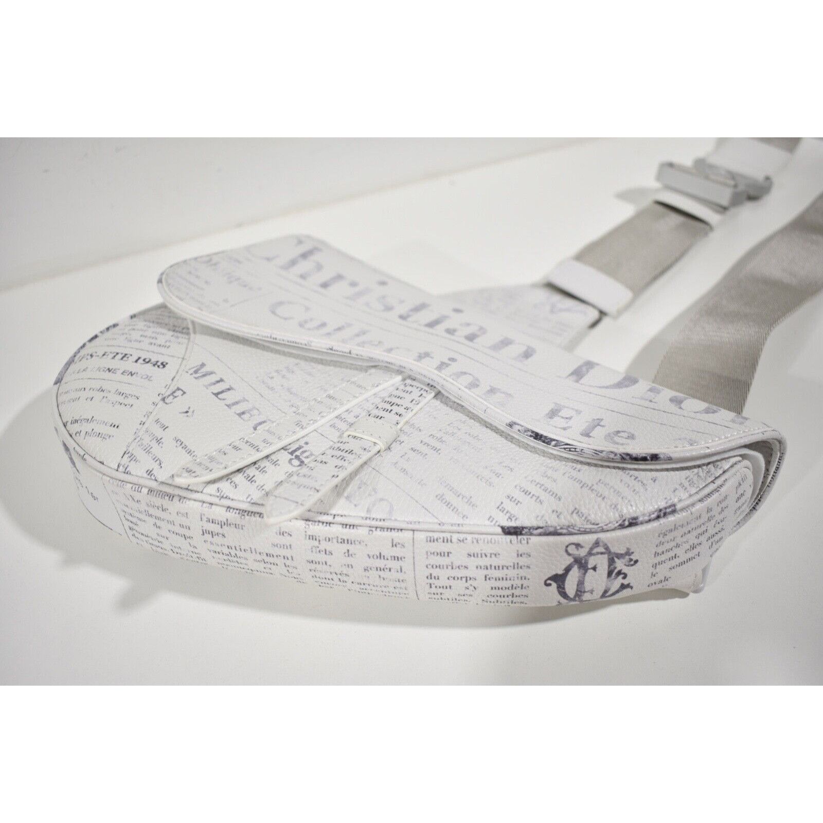 Dior Dior x Daniel Arsham Newspaper Saddle Crossbody Fanny Bag Size ONE SIZE - 5 Thumbnail