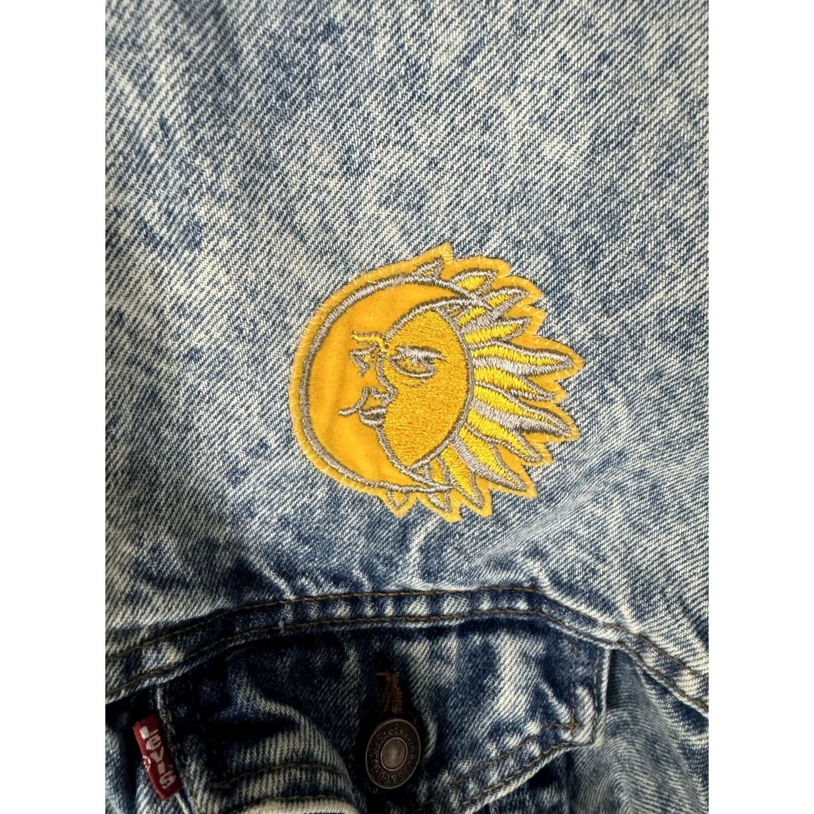 Levi's VINTAGE Levi's Jacket Mens L Denim Trucker Sun Flower 70507 90s Hippie Casual Button Front Embroidered Pockets Size US L / EU 52-54 / 3 - 7 Thumbnail