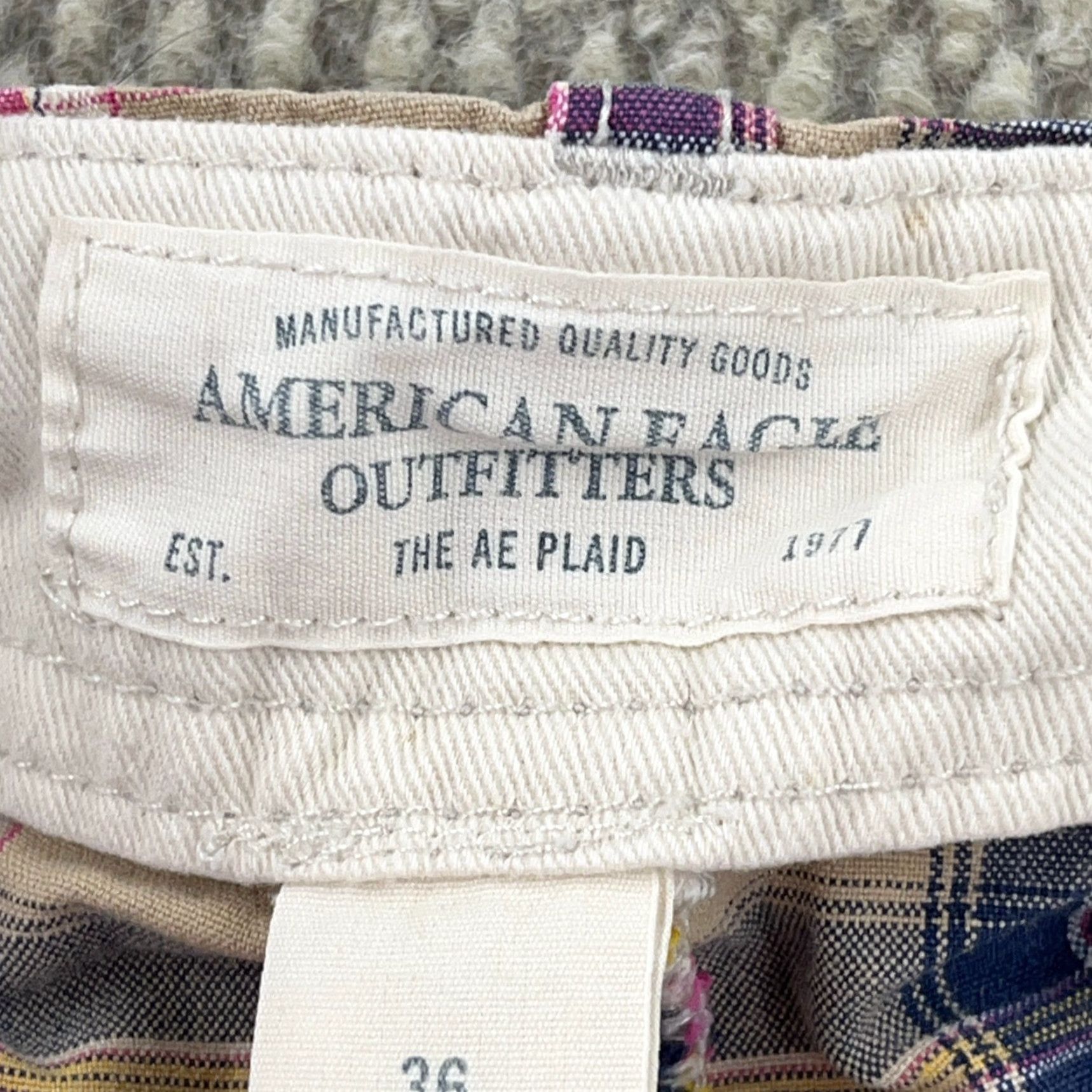 American Eagle Outfitters VINTAGE Y2K American Eagle Shorts Men 36 Tan Pink Tartan Plaid Loose Baggy Fit Size US 36 / EU 52 - 3 Thumbnail