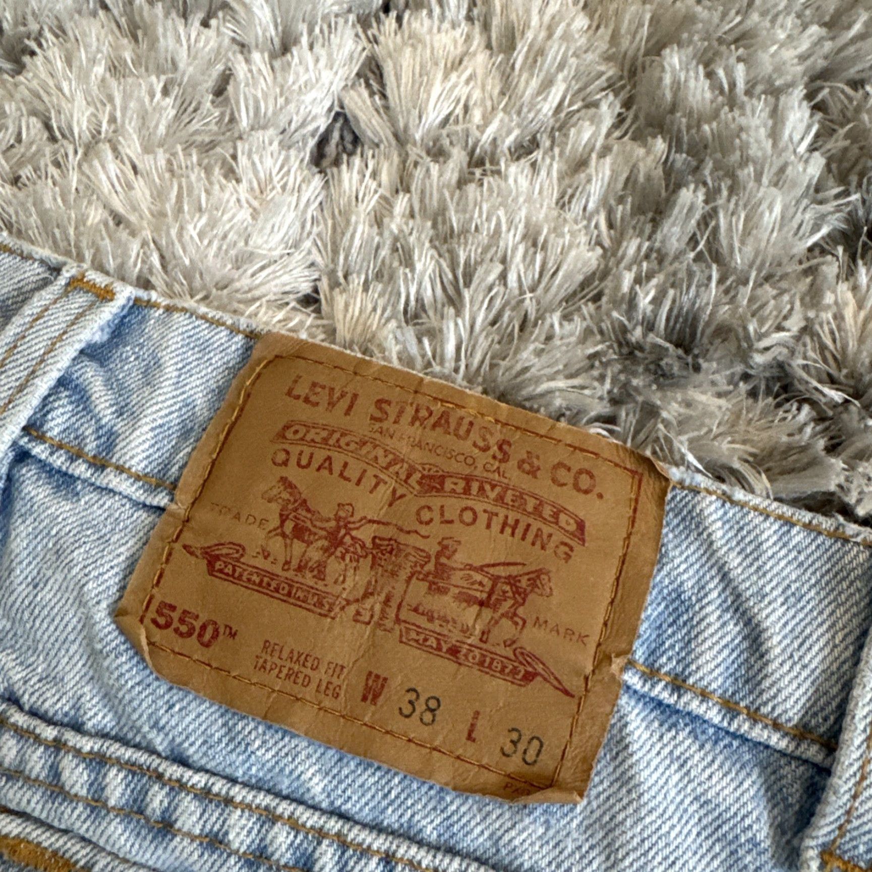 Levi's Levi's 550 Jeans Men 38x31 Blue Denim Relaxed Tapered Leg Red Tab HTF Size US 38 / EU 54 - 6 Thumbnail