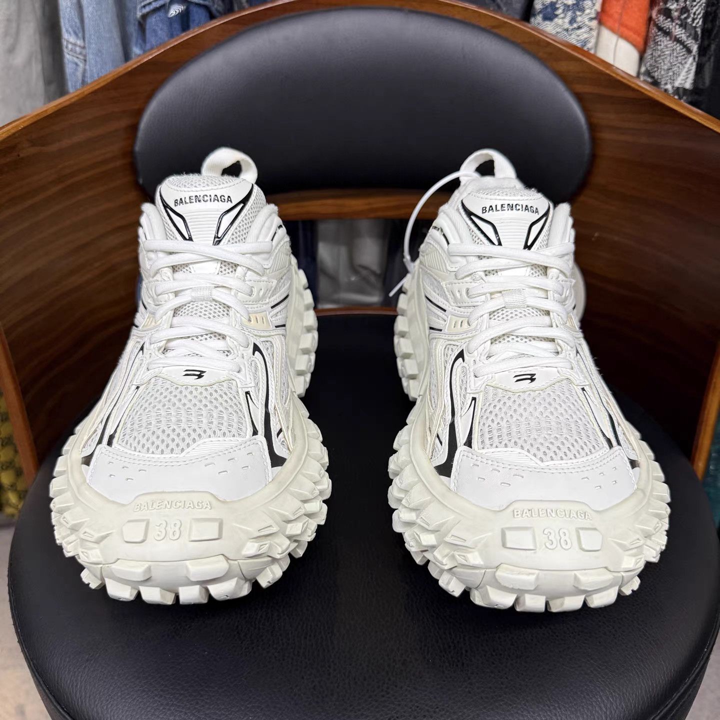 Balenciaga Balenciaga White Tire Sneakers K15 Size US 8 / IT 38 - 2 Thumbnail