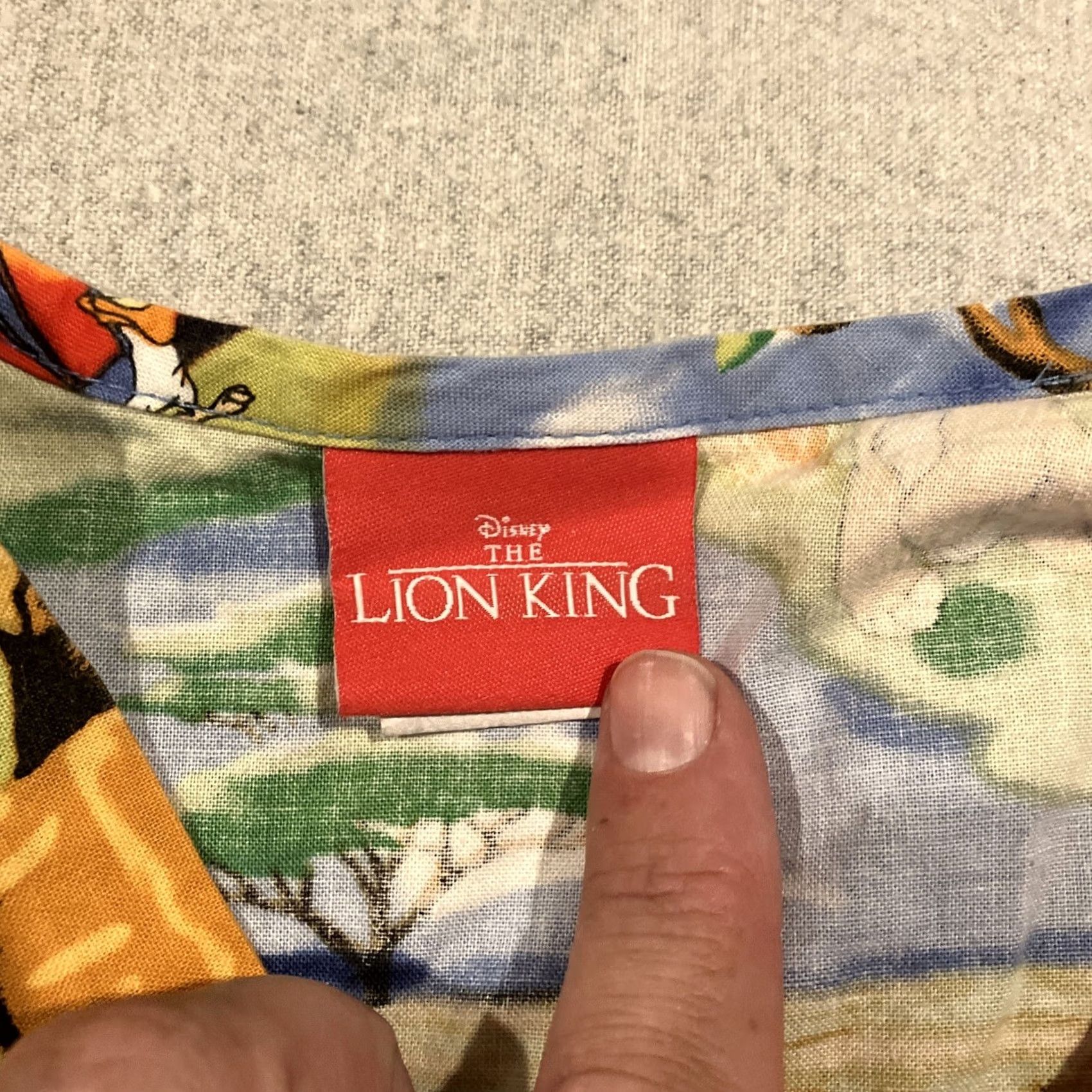 Disney Disney Lion King Medical Scrub Top - Small - Women - Beautiful - Movie Scene Design - Multi-Color - S Size US S / EU 44-46 / 1 - 3 Thumbnail