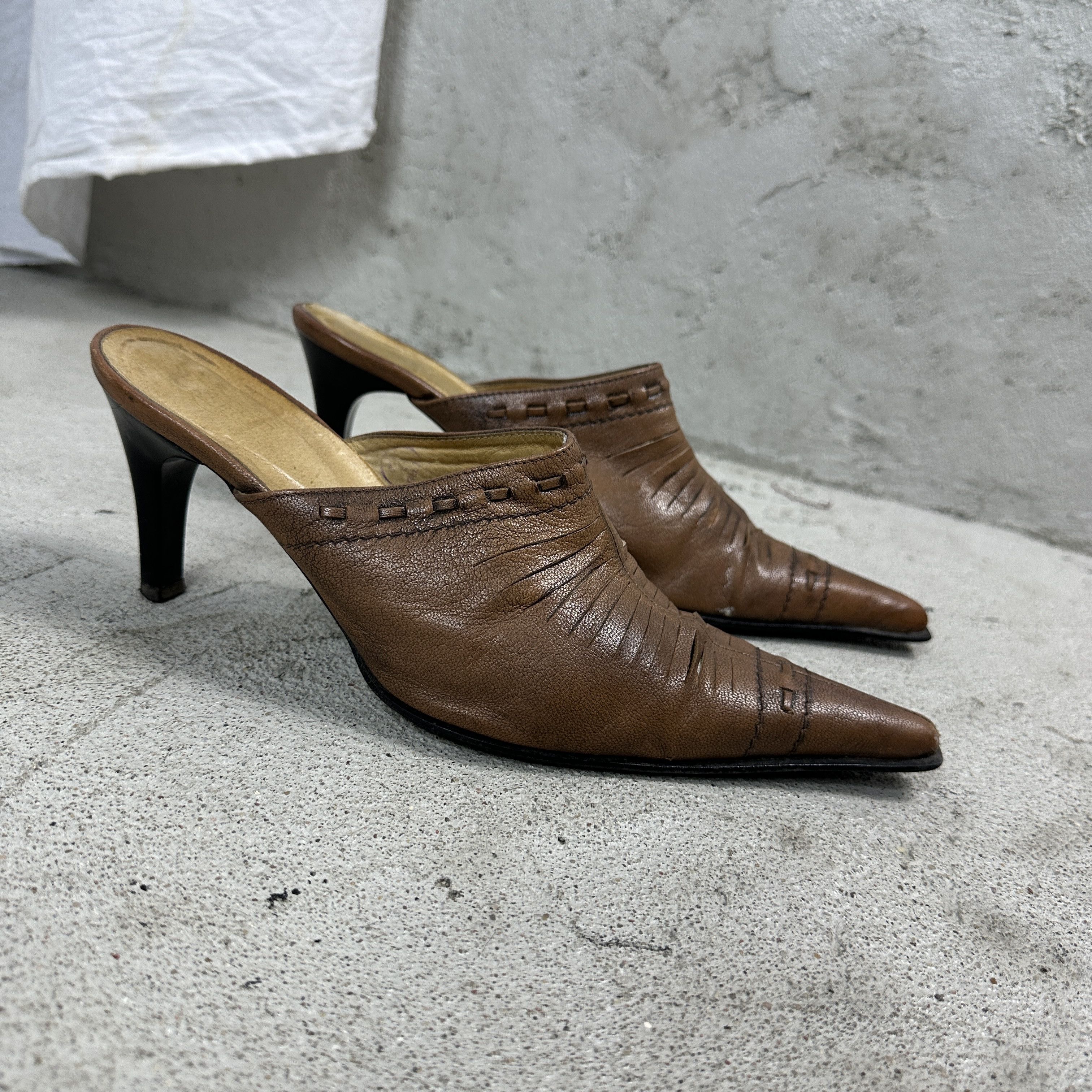 Vintage Vintage Y2K Avant Garde Leather Mules Size US 9 / IT 39 - 3 Thumbnail