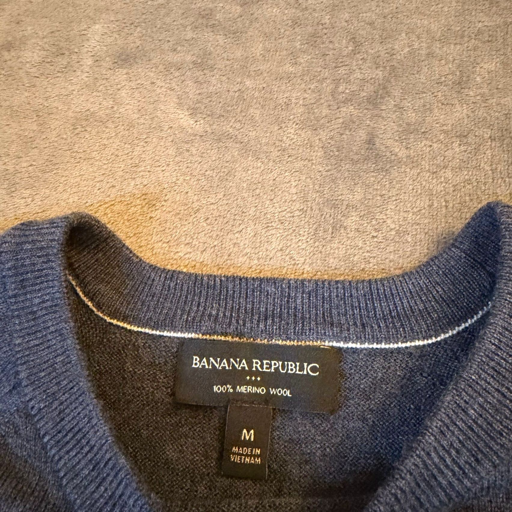 Banana Republic Banana Republic Sweater Shirt Mens M Raglan Crew Neck 100% Merino Wool Blue Solid Lightweight Breathable All Seasons Size US M / EU 48-50 / 2 - 2 Thumbnail