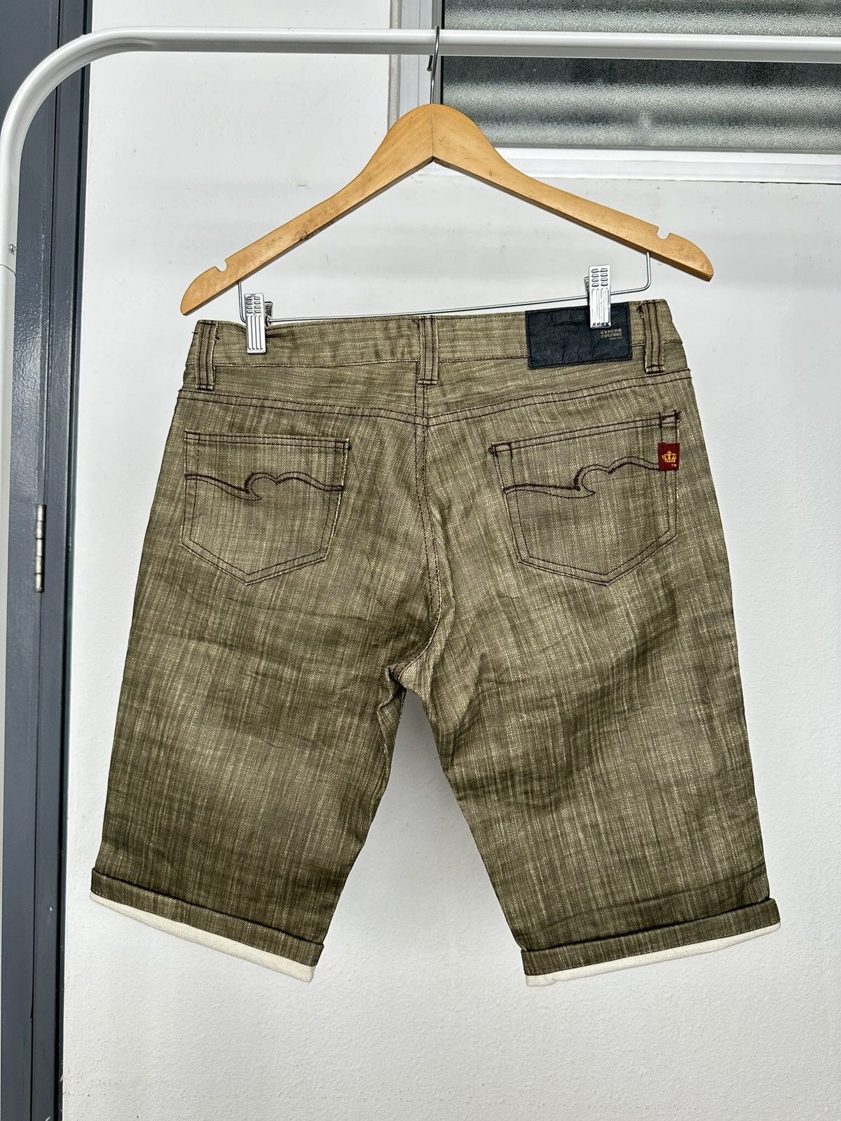 [32 x 21.5] Y2k Custom Culture short denim