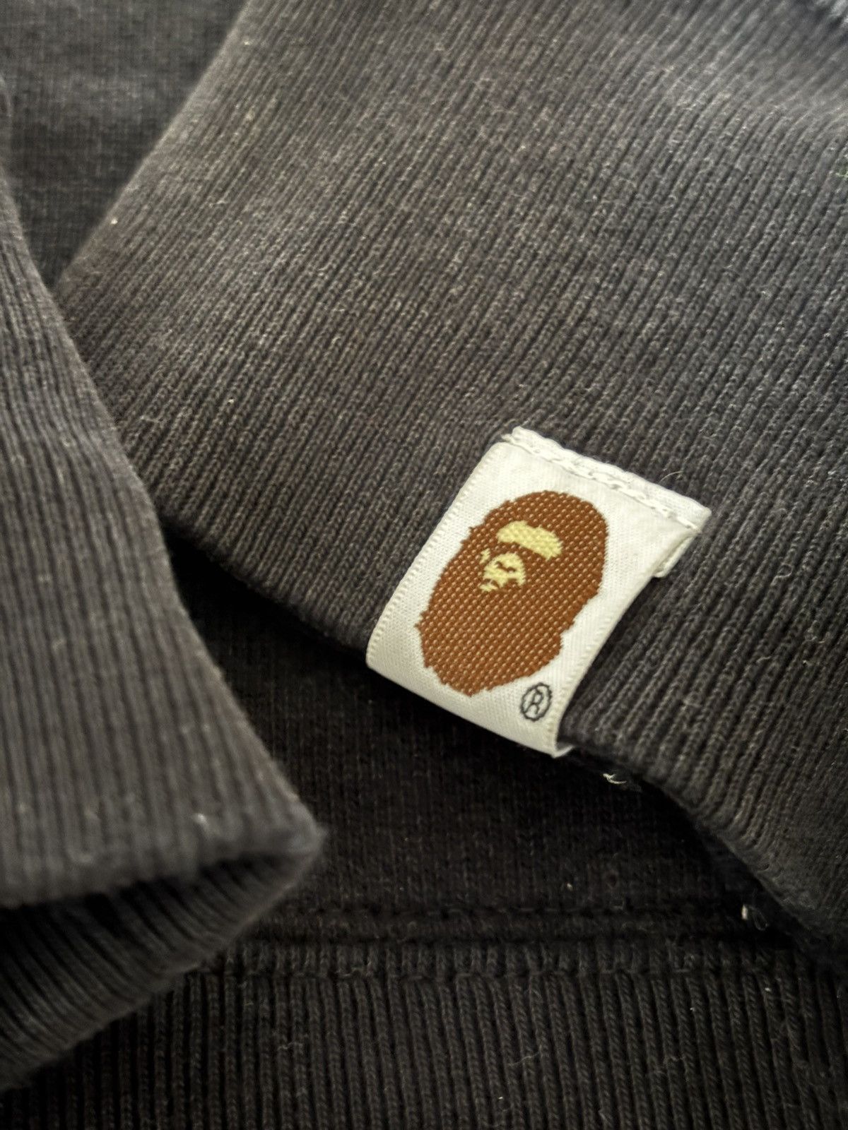 Bape Auth ale bape glow in the dark shark full zip hoodie M used Size US M / EU 48-50 / 2 - 6 Thumbnail