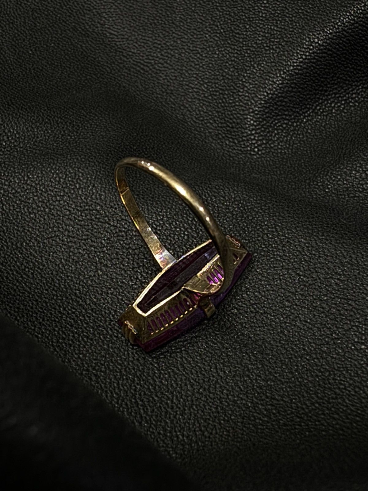 Jewelry × Vintage RECTANGLE CUT SYNTHETIC RUBY IN 18k YELLOW GOLD RING Size ONE SIZE - 3 Thumbnail