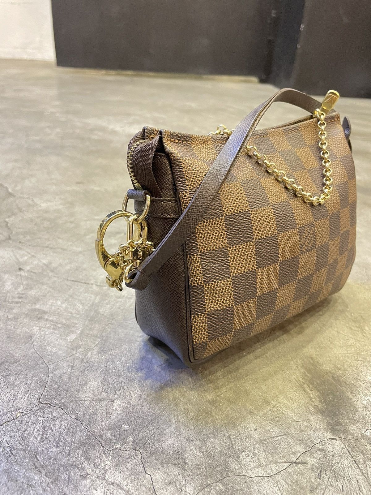 Louis Vuitton LOUIS VUITTON 2001 Damier Top Handle Bag Mini Vintage Size ONE SIZE - 4 Thumbnail