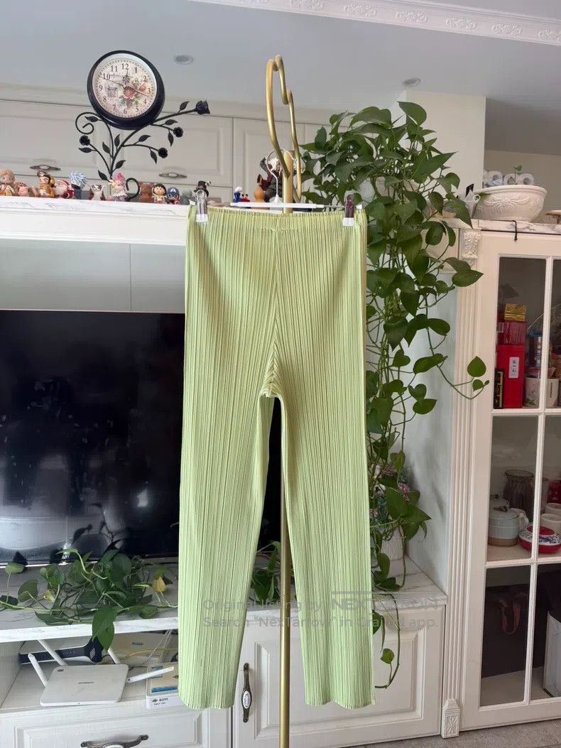 Issey Miyake Issey Miyake Avocado Green Straight - Leg Pants Size 26" / US 2 / IT 38 - 4 Thumbnail
