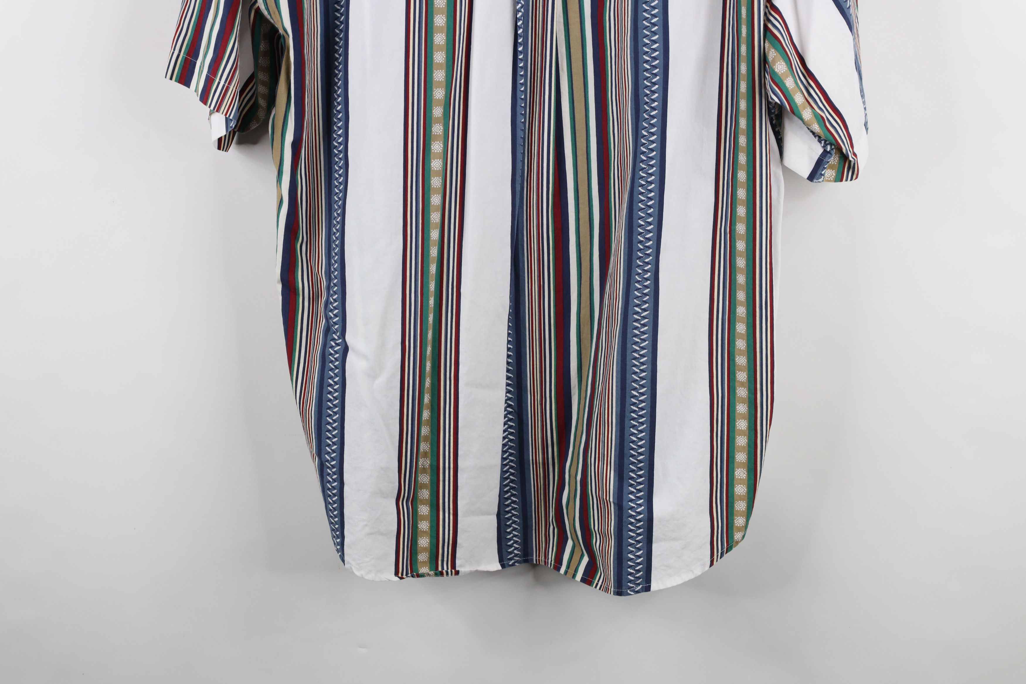 Vintage Vintage 90s Streetwear Striped Geometric Poplin Button Shirt Size US L / EU 52-54 / 3 - 13 Thumbnail