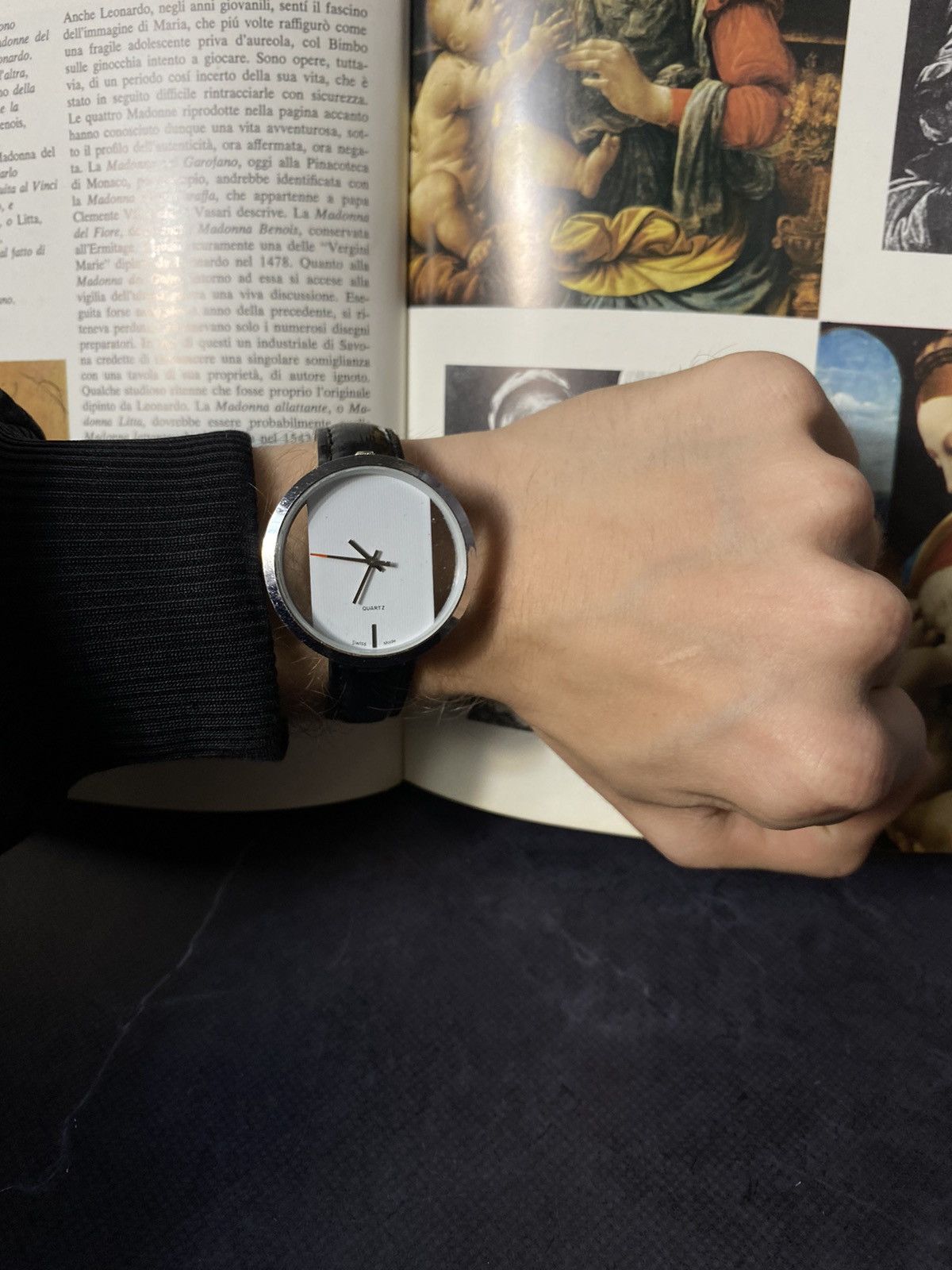 Jewelry Swiss Quartz Watch Minimalist Design Style Size ONE SIZE - 1 Thumbnail