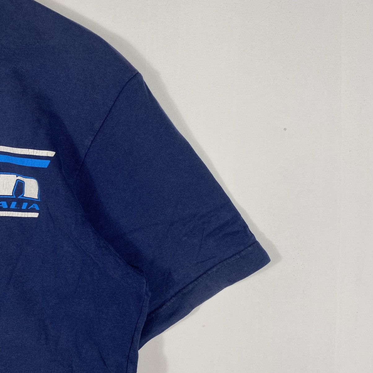Vintage Vintage 90's BROTHERS NEILSEN SURF Australia Logo Tee Shirt Size US S / EU 44-46 / 1 - 3 Thumbnail