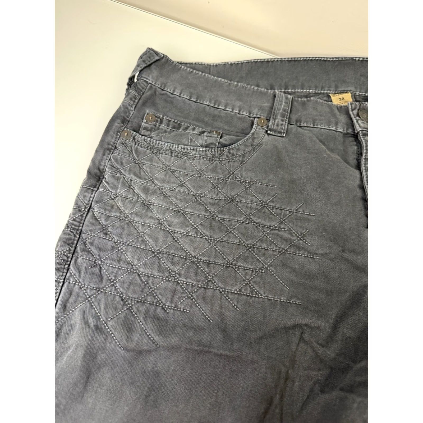 True Religion True Religion Jeans Mens 38x33 Charcoal Dean Geo Quilted Patch Tapered Size US 38 / EU 54 - 5 Thumbnail
