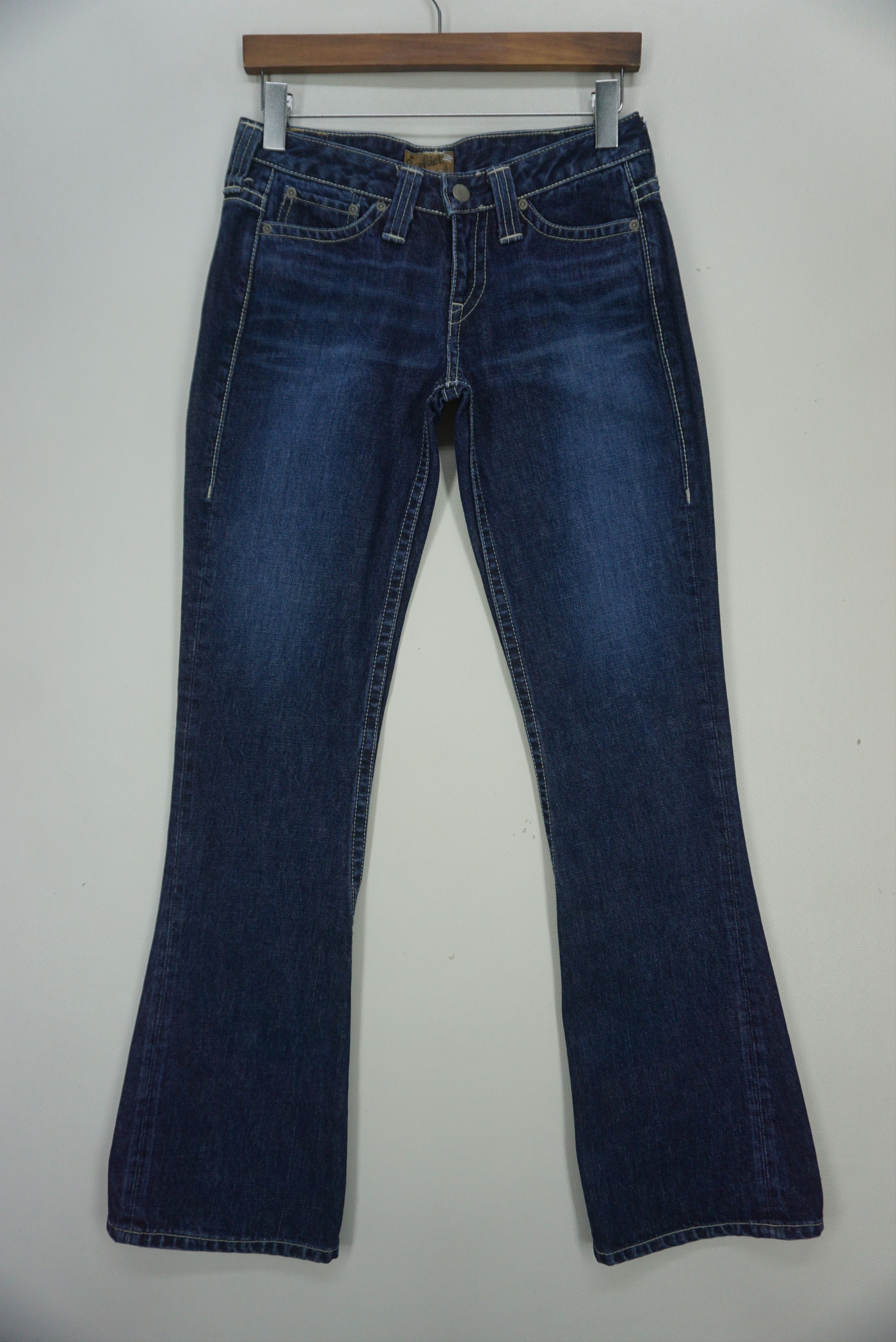 Ezekiel Jeans Size 26 fit Low Rise Bootcut Denim