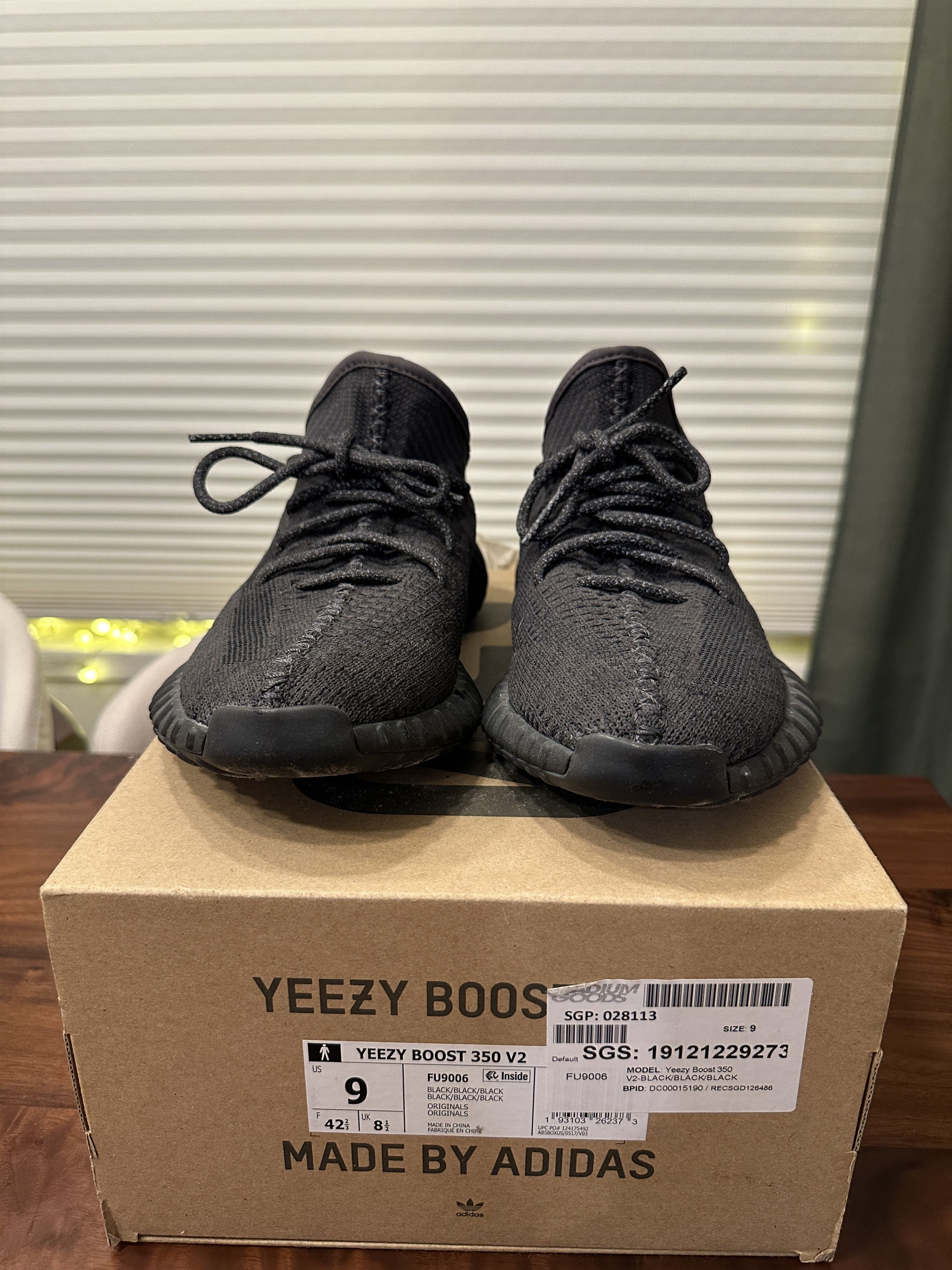 Yeezy Yeezy Boost 350 V2 Size US 9 / EU 42 - 1 Thumbnail