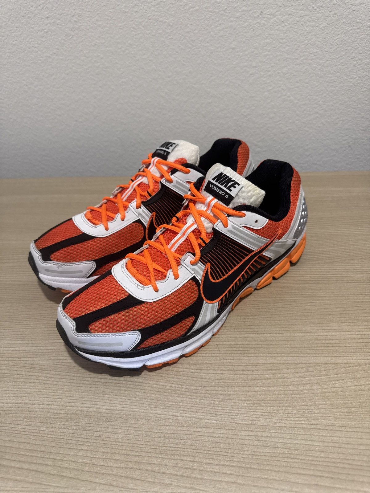 Nike Nike Vomero 5 “Team Orange” Size US 15 / EU 48 - 1 Thumbnail
