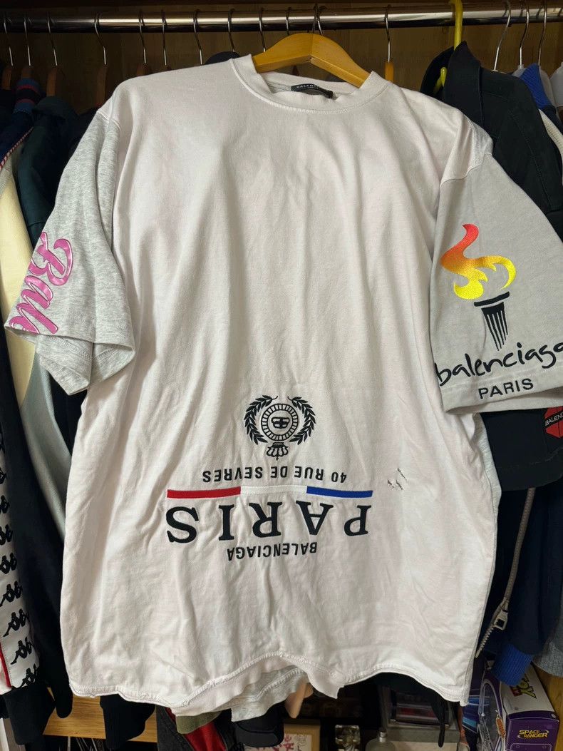 Balenciaga Balenciaga Inverted embroidered short sleeves Size US M / EU 48-50 / 2 - 1 Thumbnail