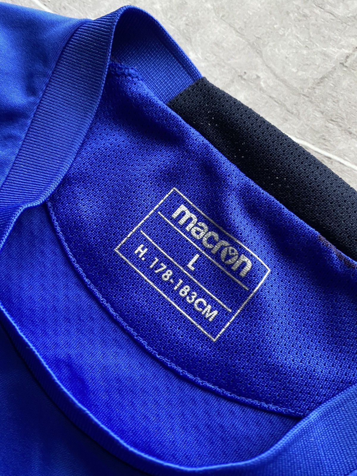 Macron Macron FC Basel Training #26 Soccer Football Jersey Size US L / EU 52-54 / 3 - 11 Thumbnail