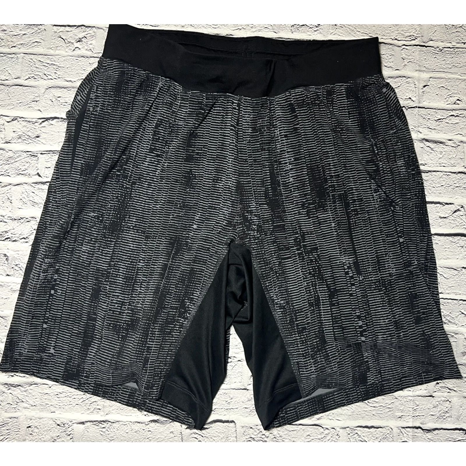 Lululemon NICE!! Lululemon Lined Large THE Shorts Matchstick Asphalt Black Grey T.H.E. Athletic Men's Casual Activewear Shorts L Size US 33 - 2 Thumbnail