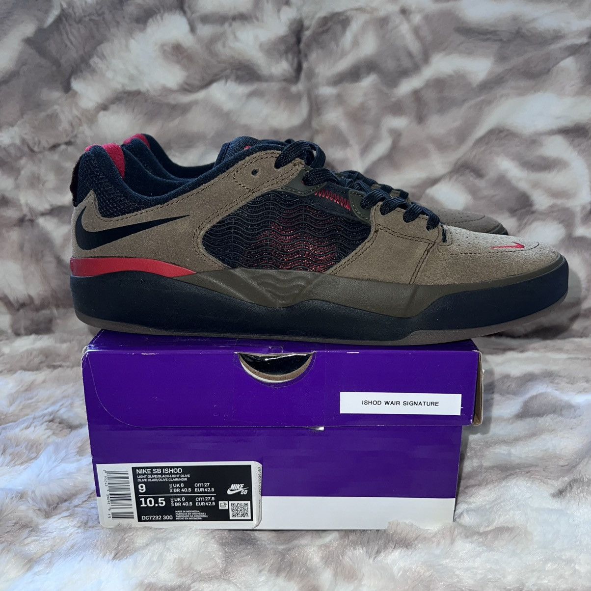 Nike NIKE SB ISHOD WAIR LIGHT OLIVE Size US 9 / EU 42 - 1 Thumbnail