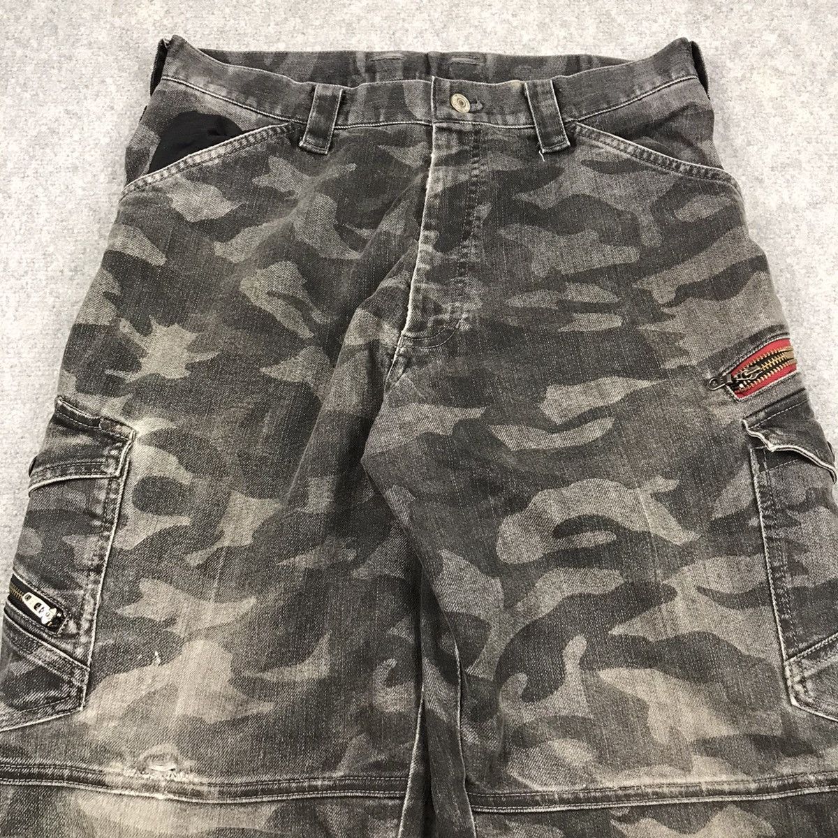 Japanese Brand JAPANESE CARGO POCKET BLACK CAMO FADED PANTS Size US 30 / EU 46 - 6 Thumbnail