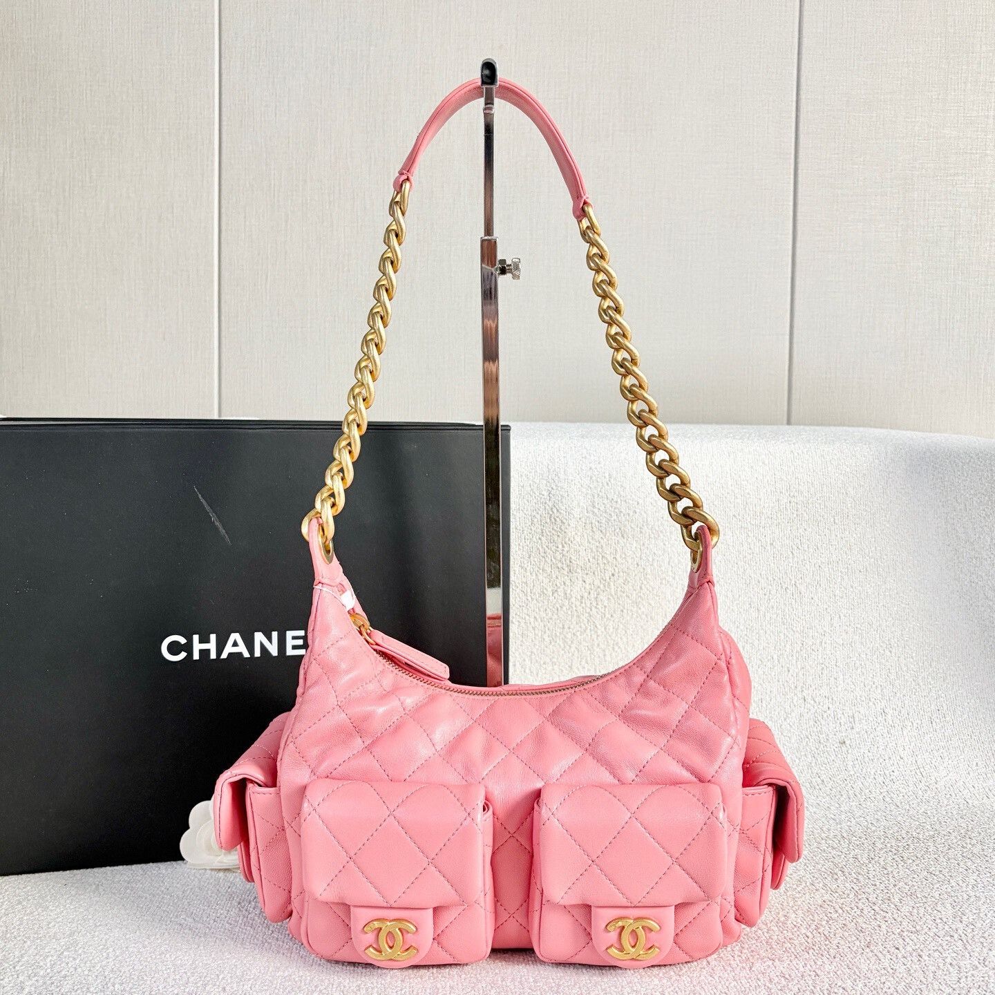 Chanel Pre-loved Bag Very good condition Size ONE SIZE - 1 Thumbnail