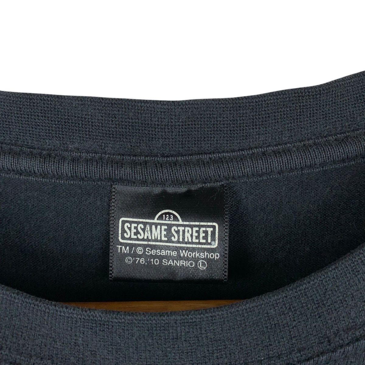 Other HELLO KITTY x SESAME STREET cartoon Long sleeve tee Size US L / EU 52-54 / 3 - 3 Thumbnail