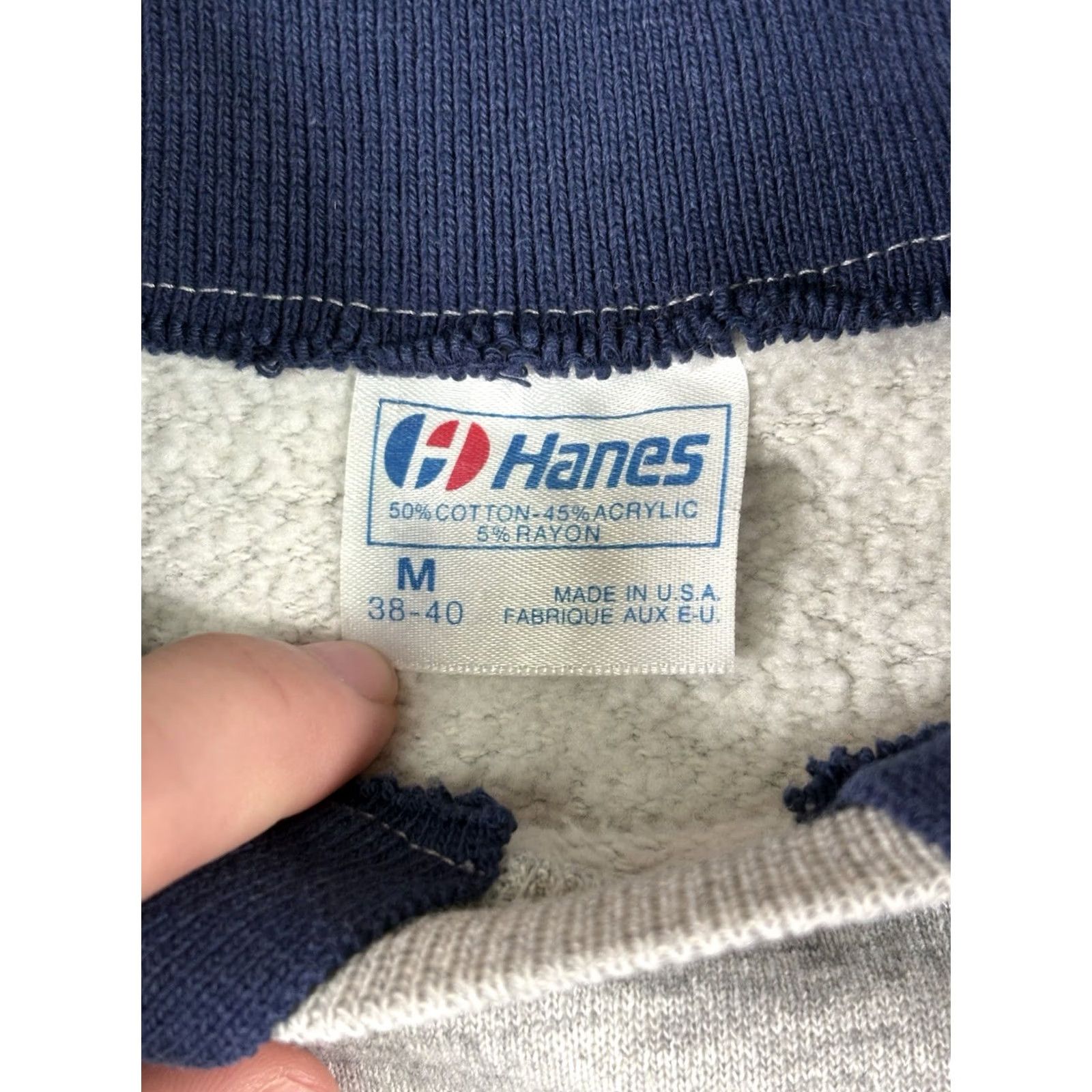 Hanes VINTAGE Hanes Grey Sweatsuit Collared Heart Embroidered USA Made • Womens M-L Sweatsuit Gray 1990s Boho USA Hanes Shirts/Hoodies Size M / US 6-8 / IT 42-44 - 4 Thumbnail