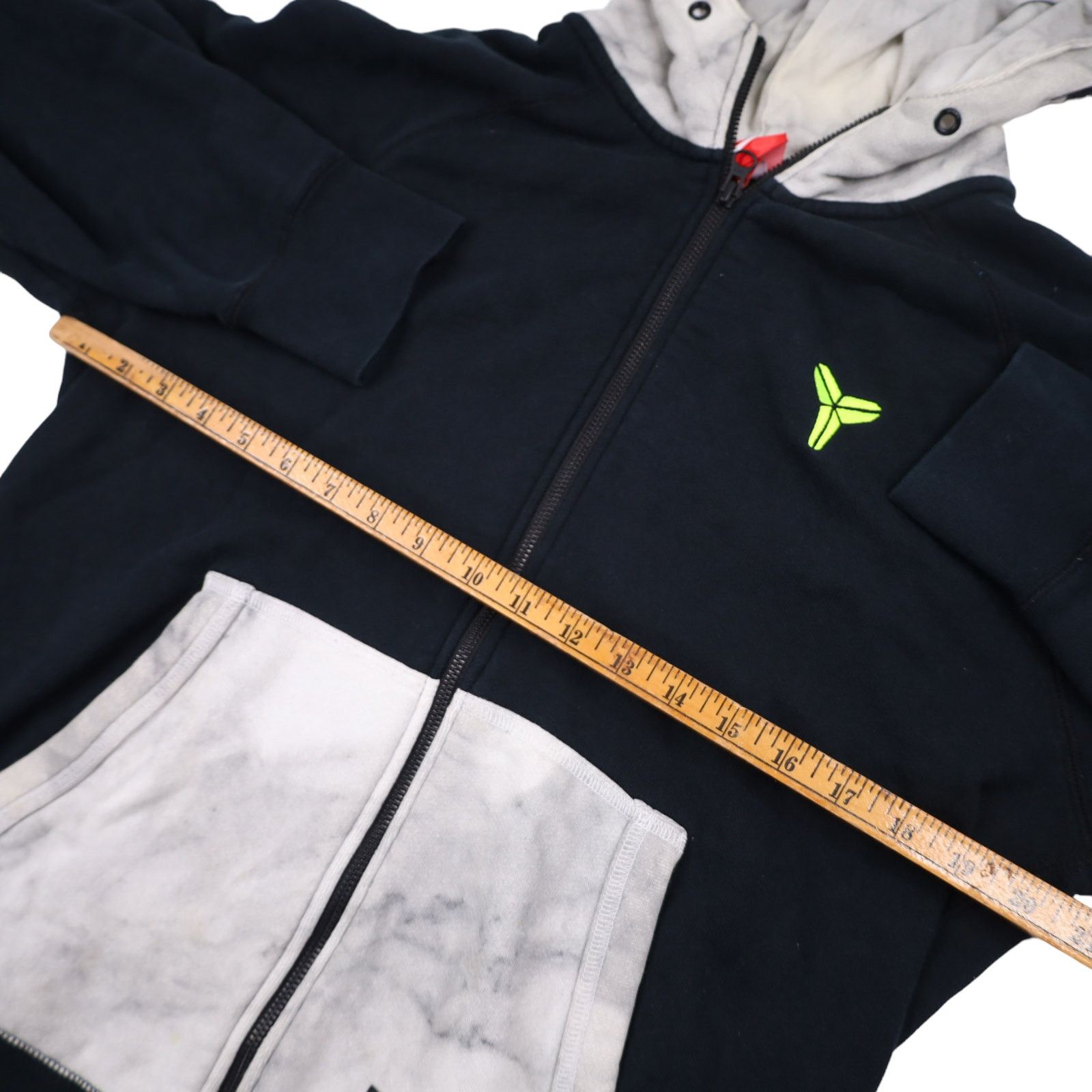 Nike × Vintage Vintage Nike Kobe Bryant MCMXCVI Mamba Hoodie Size US M / EU 48-50 / 2 - 8 Thumbnail