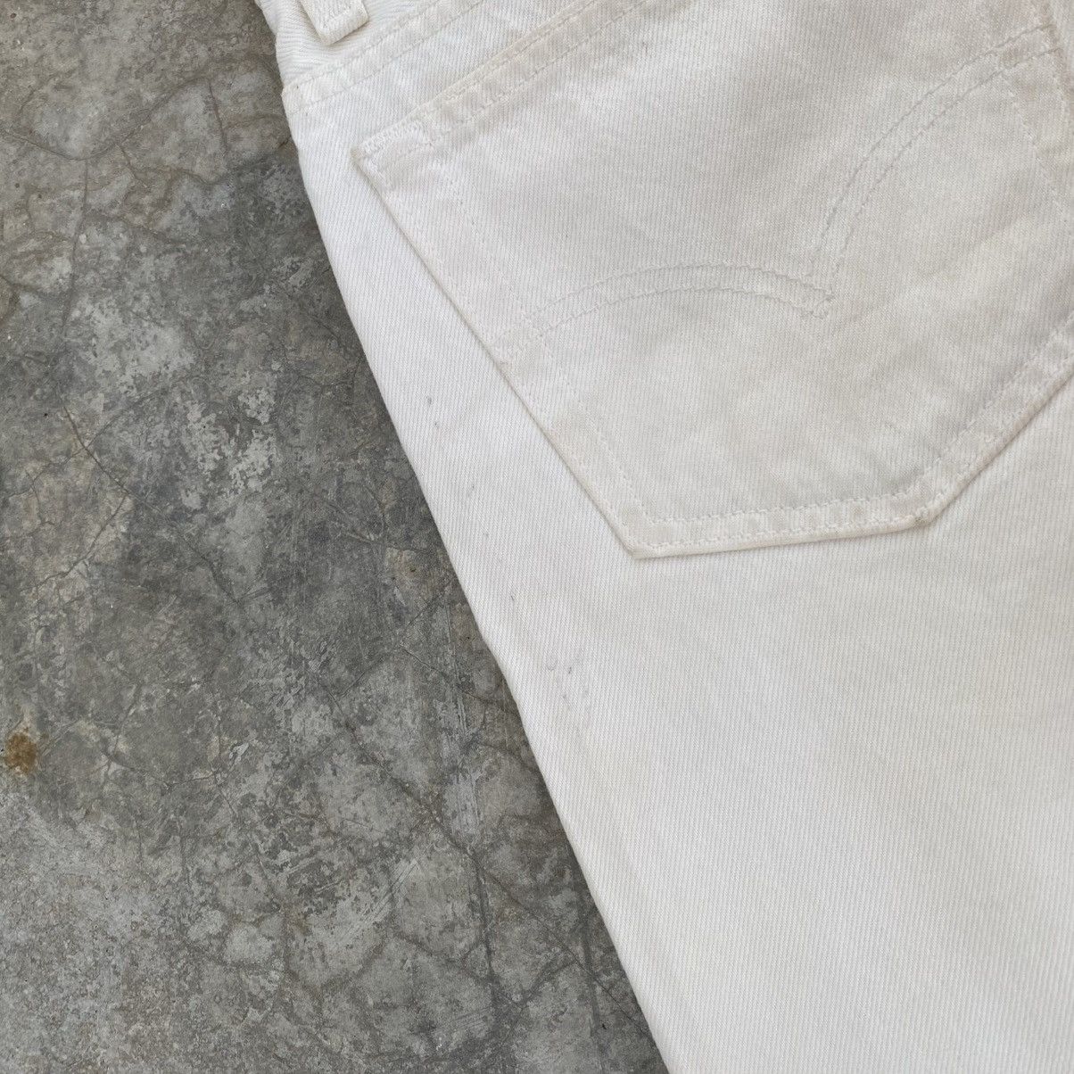 Levi's Size 30x31.5 Vintage 1994 Levis 501 White Denim Jeans Size US 30 / EU 46 - 18 Thumbnail