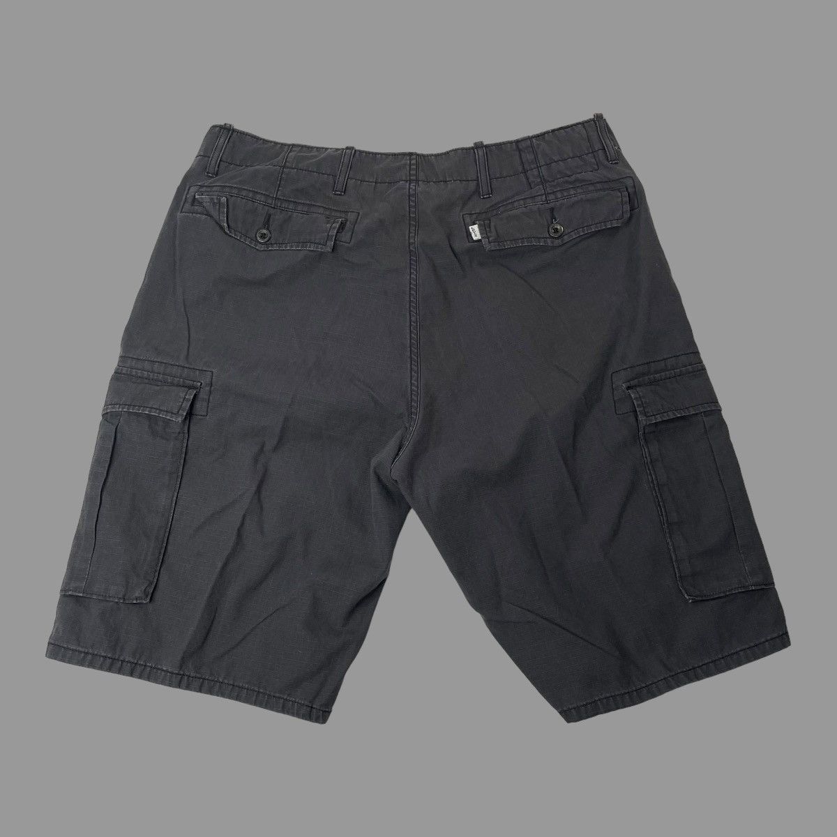 Levi's × Vintage Levi’s cargo shorts Size US 36 / EU 52 - 2 Thumbnail