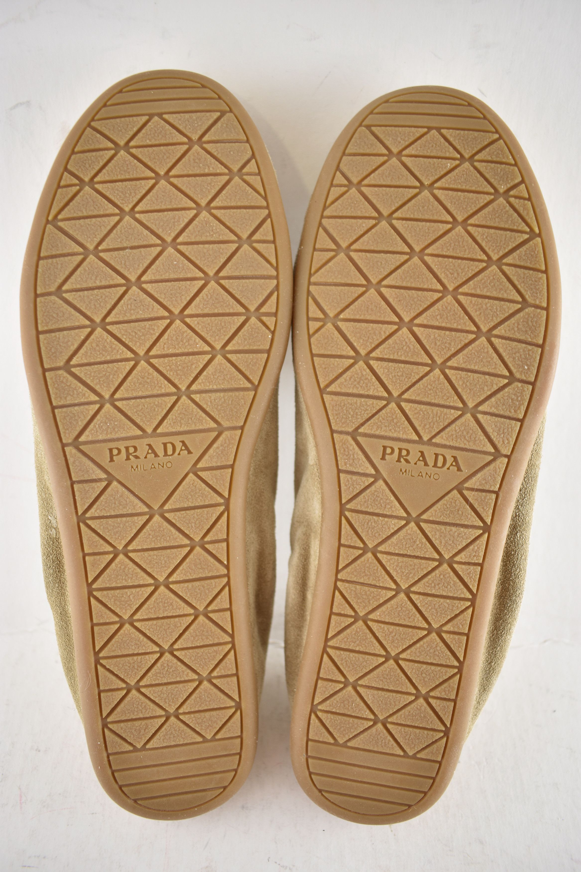 Prada Prada Ecru Beige Suede Logo Scrunch Loafer Moccasin Flat 38 Size US 8 / IT 38 - 19 Thumbnail