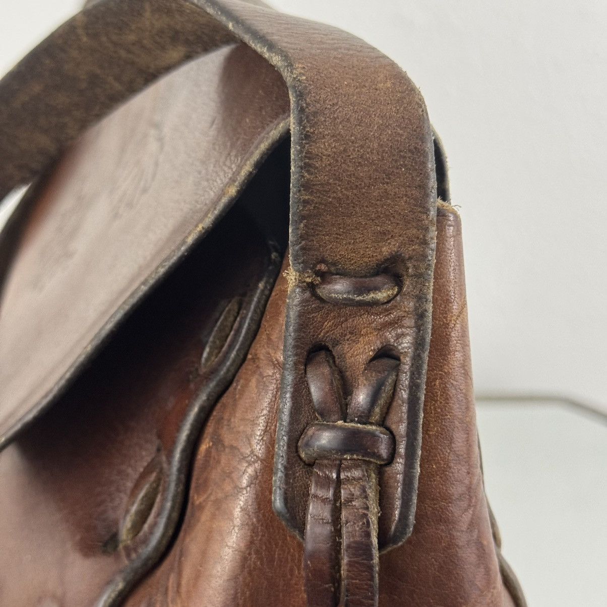 Other Vintage 90s Brown Tooled Leather Flower Butterfly Saddle Bag Size ONE SIZE - 10 Thumbnail