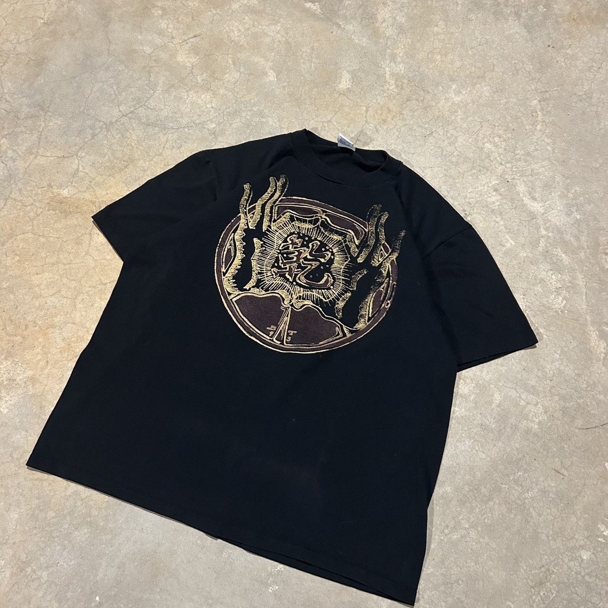 Unsound Rags × Vintage Crazy Vintage 90s Kanji Japanese Art Tattoo Tee Rare Size US XL / EU 56 / 4 - 2 Thumbnail