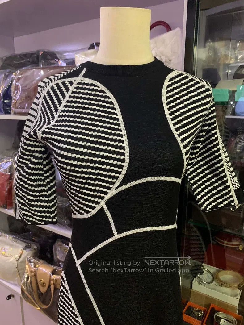 Versace Versace Black and white striped wool knitted mid-sleeve dr Size M / US 6-8 / IT 42-44 - 2 Thumbnail