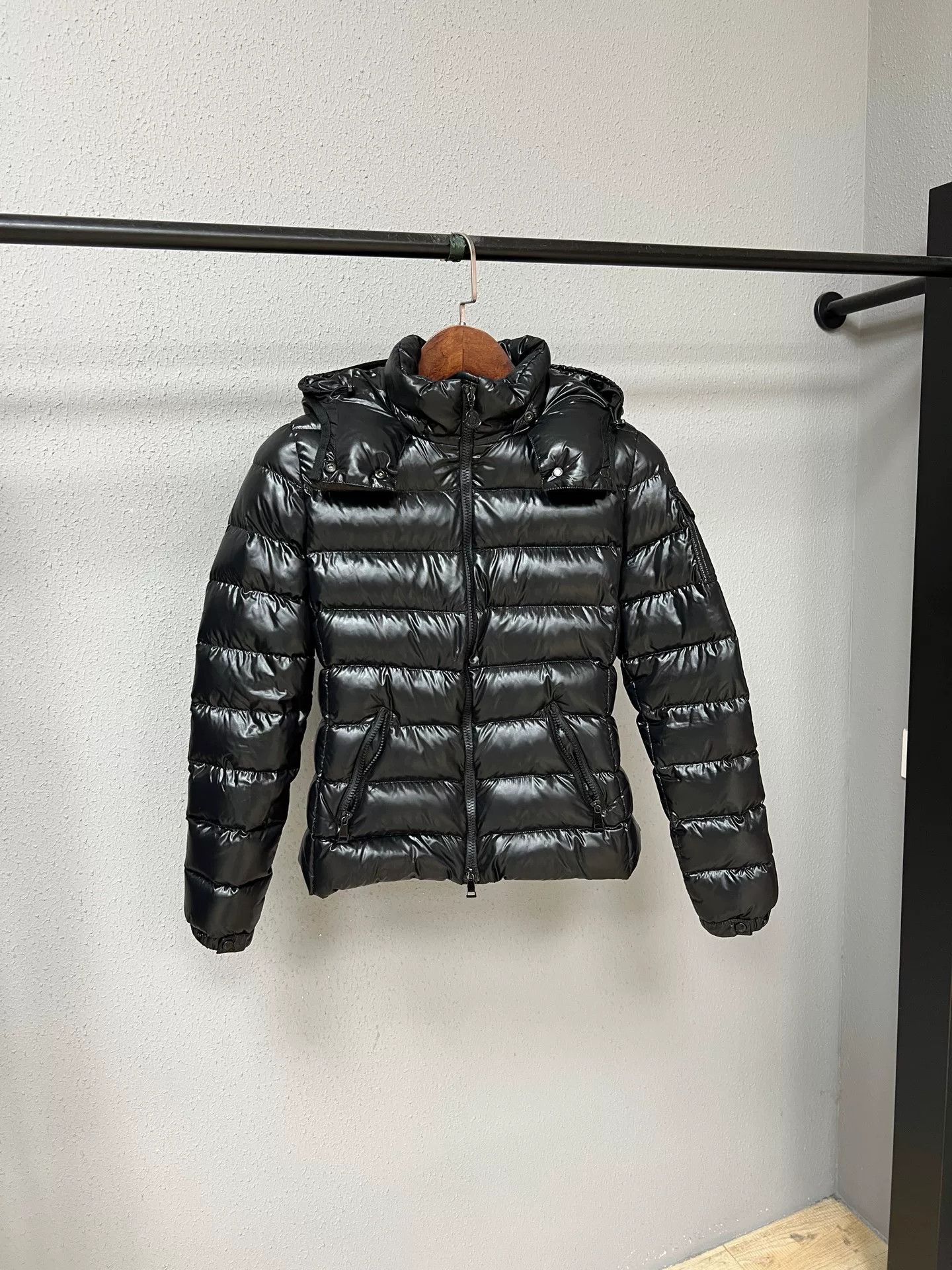 Moncler black moncler puffer jacket with hood Size US XXS / EU 40 - 1 Thumbnail