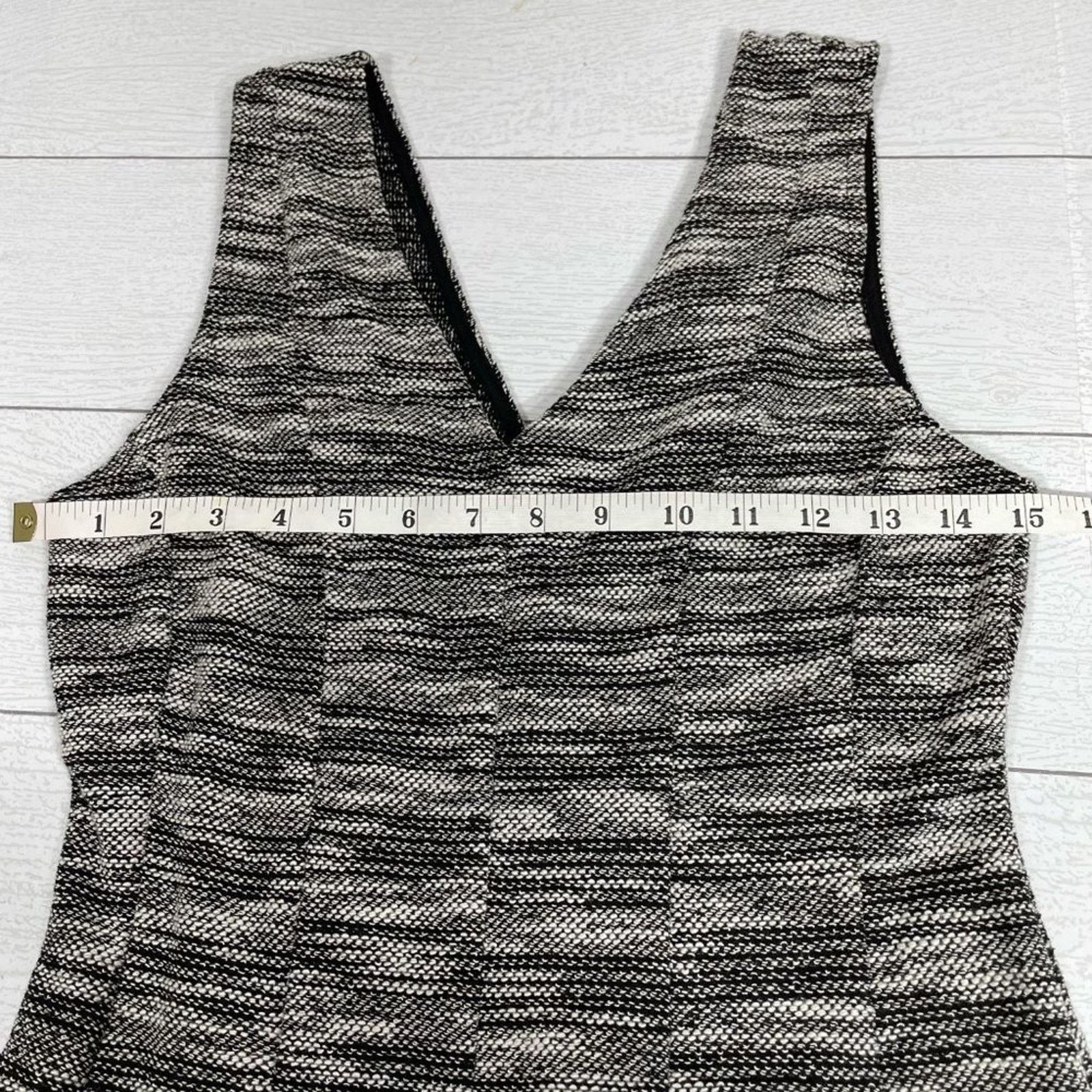 Banana Republic Banana Republic Gray Tweed Skater Dress Size 6 Fit & Flare Size M / US 6-8 / IT 42-44 - 10 Thumbnail