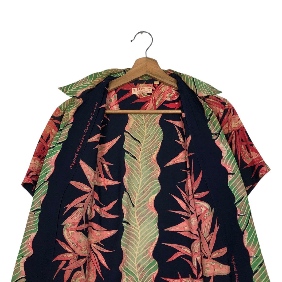 Toyo Enterprises 🔥VINTAGE HAWAIIAN SHIRT BUTTON SUN SURF 100% RAYON Size US XS / EU 42 / 0 - 16 Thumbnail