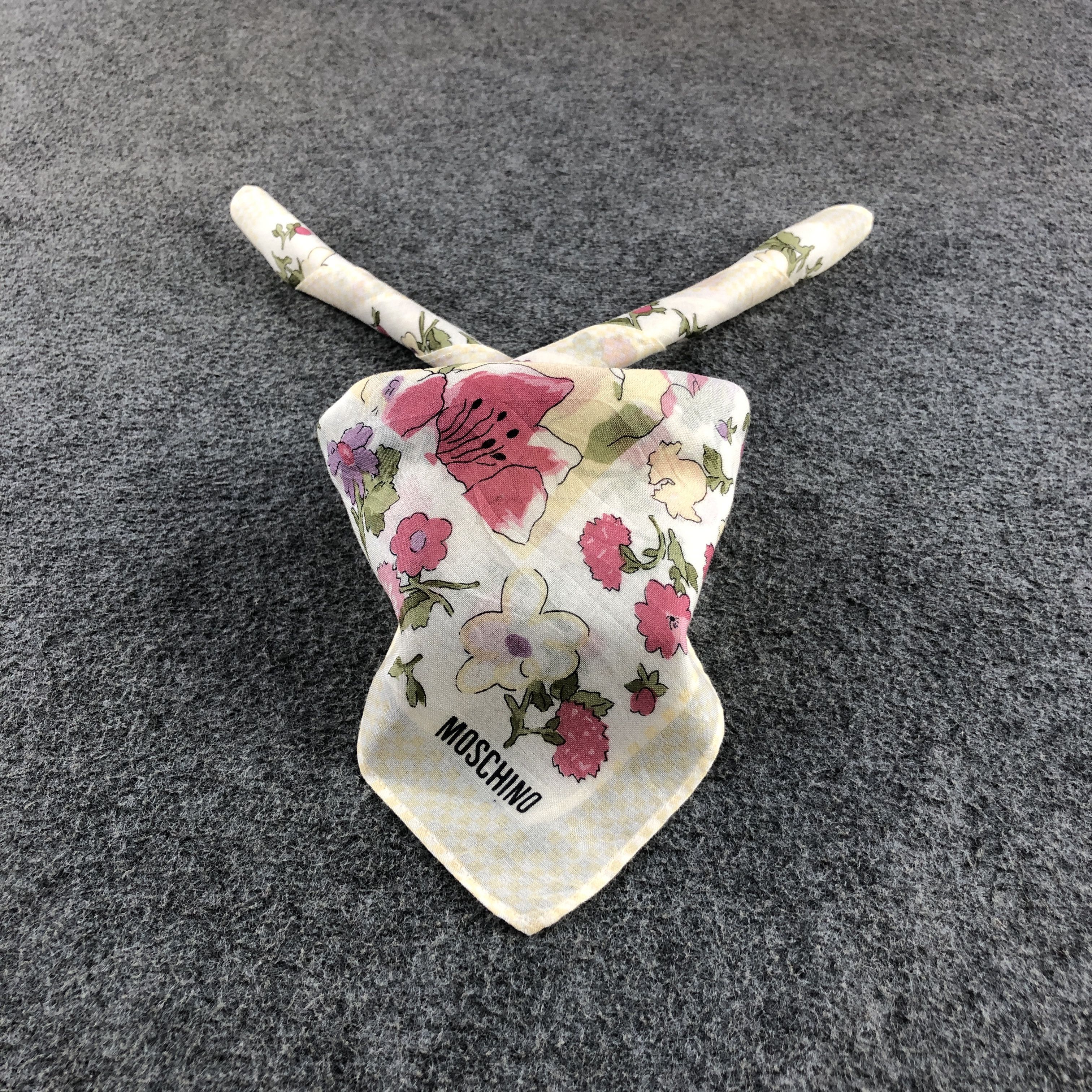 Moschino × Vintage Moschino Handkerchief Neckerchief Bandana H2727 Size ONE SIZE - 1 Thumbnail