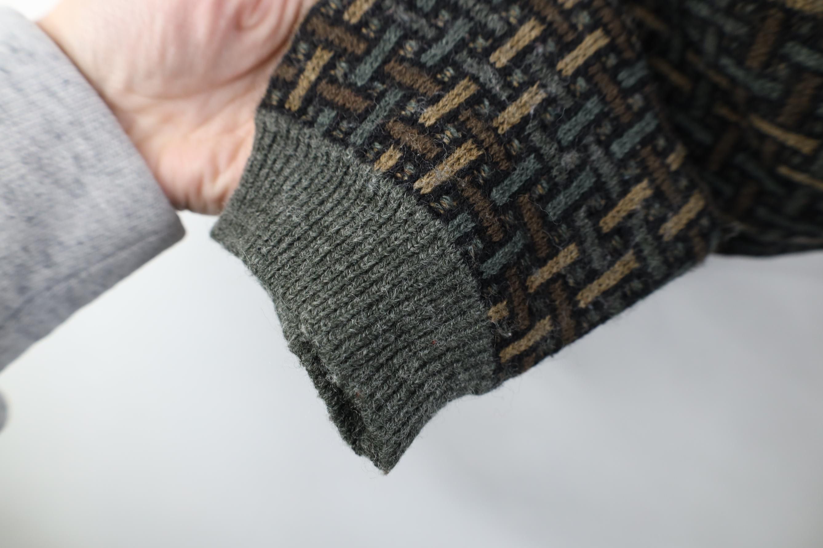 Vintage Vintage 90s Coogi Style Earth Tone Knit Crewneck Sweater Size US L / EU 52-54 / 3 - 7 Thumbnail
