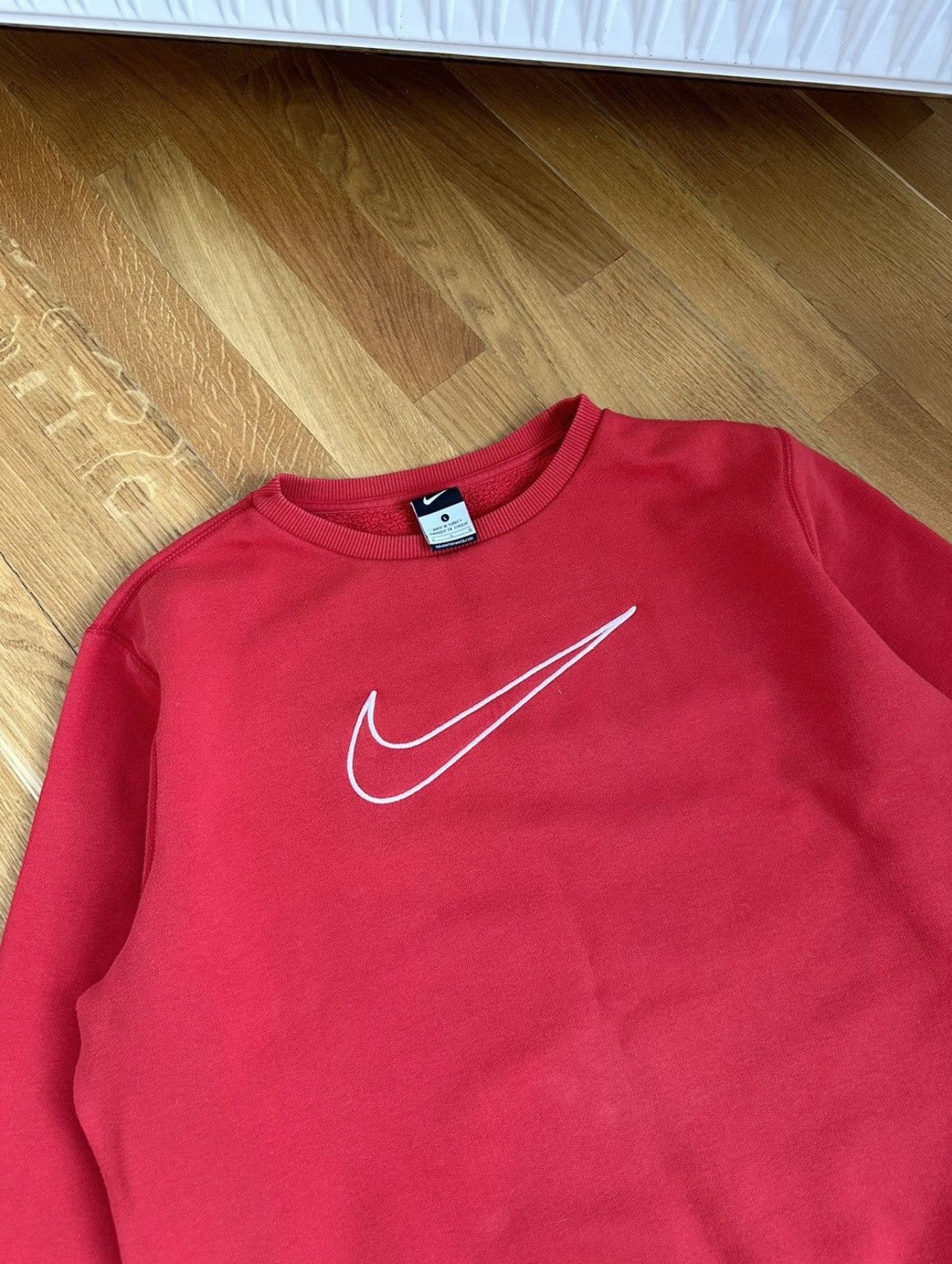 Nike Vintage Nike Big Logo Sweatshirt Centre Red Size US L / EU 52-54 / 3 - 4 Thumbnail