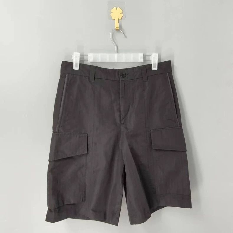 Louis Vuitton Louis Vuitton Full logo cargo shorts Size US 44 / EU 60 - 6 Thumbnail