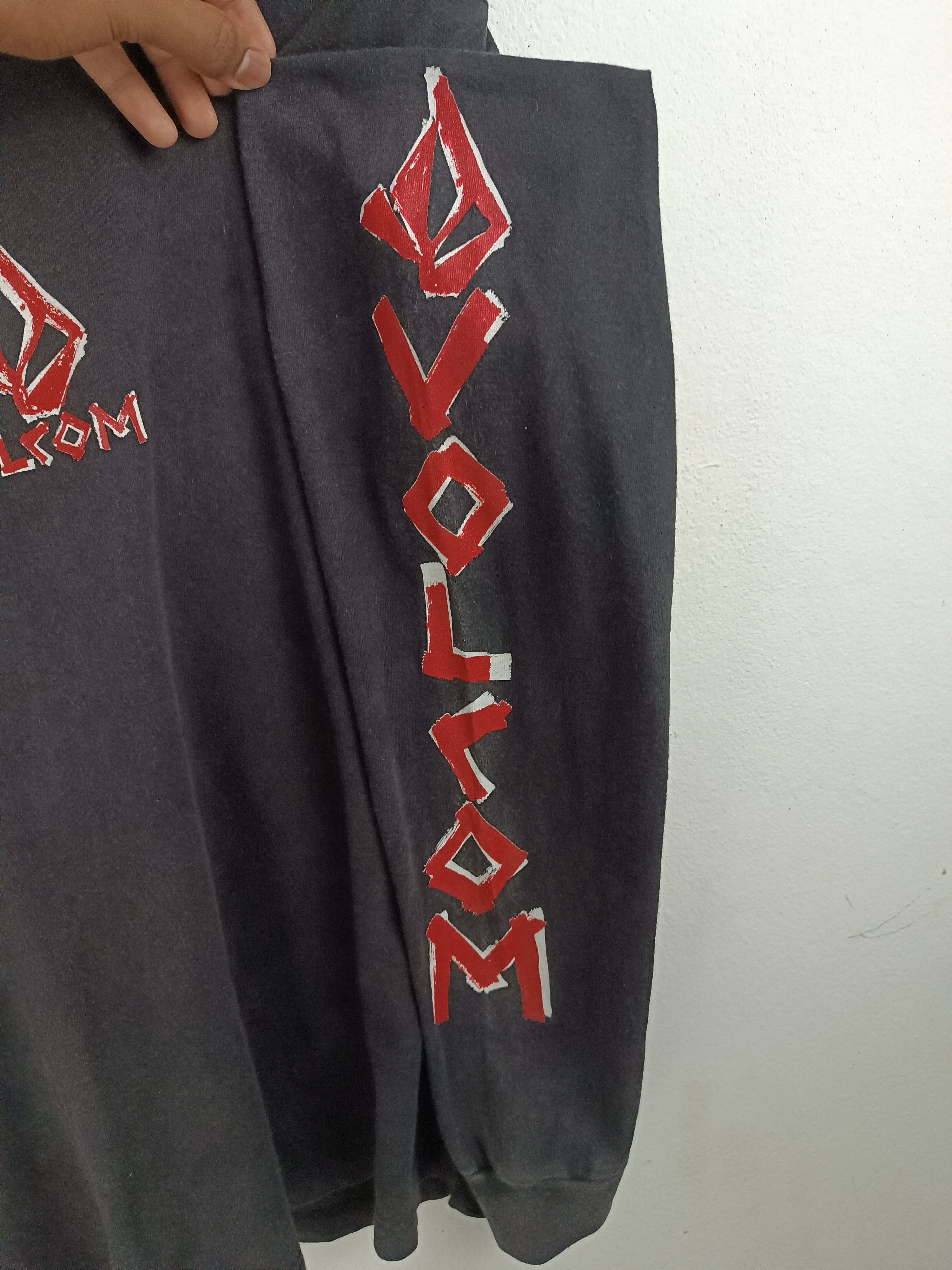 Vintage VINTAGE Y2K VOLCOM SMALL LOGO L/S SKATE GANG 90'S RARE Size US L / EU 52-54 / 3 - 8 Thumbnail