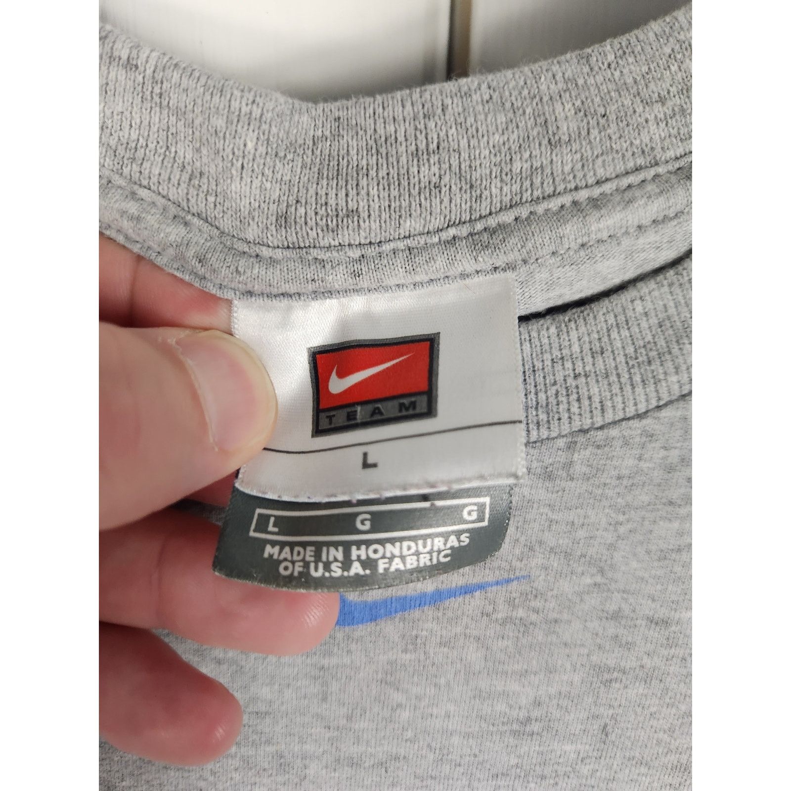 Nike Vintage Y2K North Carolina Nike Center Swoosh T, men's large Size US L / EU 52-54 / 3 - 3 Thumbnail